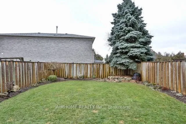 Photo 4 of 107 Trothen Circle, Markham, Markham Village — HOMEH