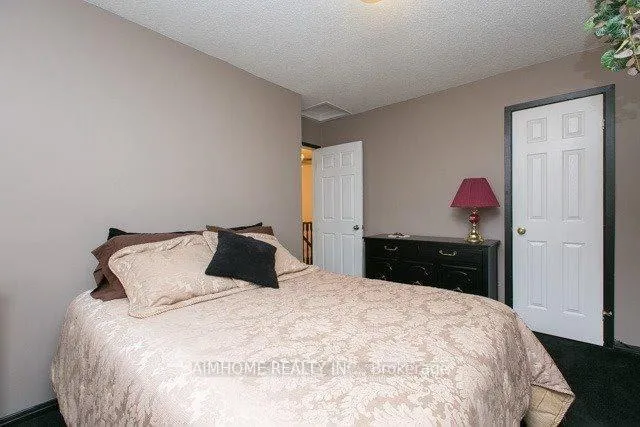 Photo 6 of 107 Trothen Circle, Markham, Markham Village — HOMEH