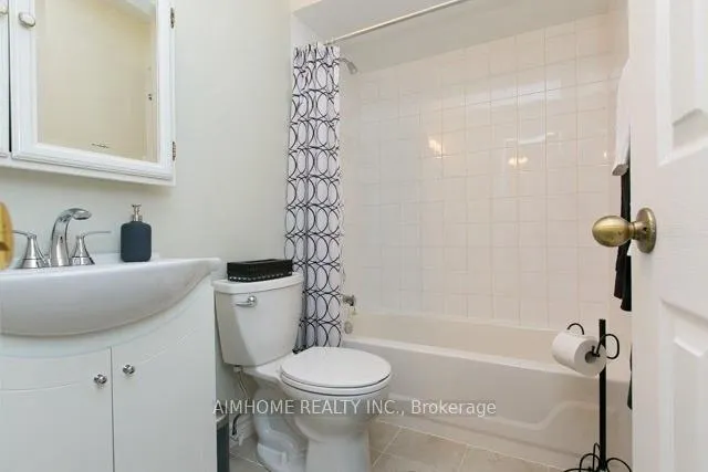 Photo 7 of 107 Trothen Circle, Markham, Markham Village — HOMEH