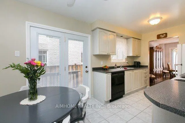 Photo 9 of 107 Trothen Circle, Markham, Markham Village — HOMEH