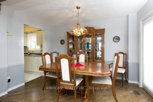 Photo 11 of 107 Trothen Circle, Markham, Markham Village — HOMEH