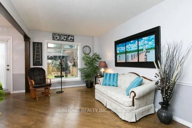 Photo 13 of 107 Trothen Circle, Markham, Markham Village — HOMEH