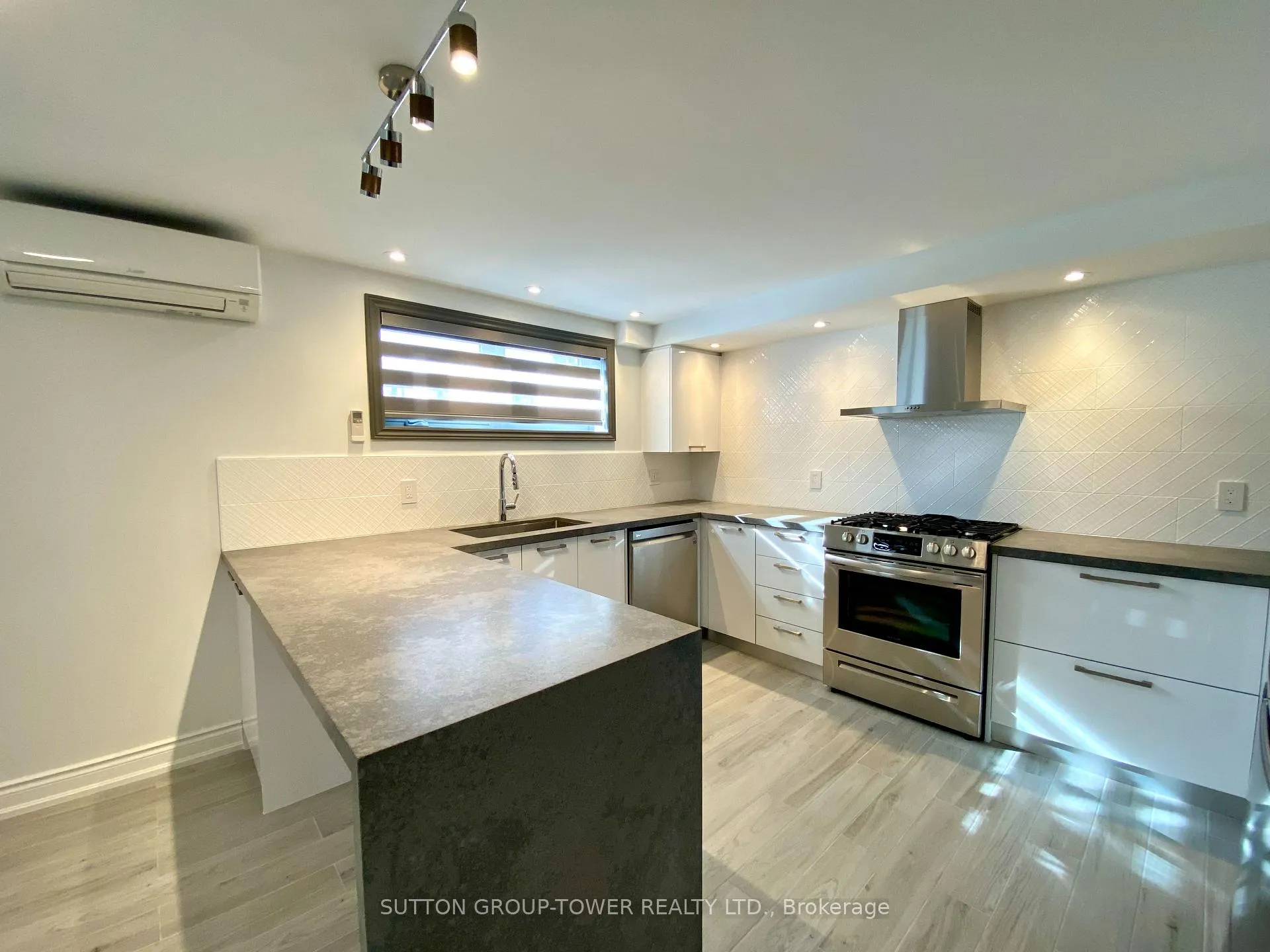 Photo 5 of Unit Unit 1, 2036 Davenport Road, Toronto, Weston-Pellam Park — HOMEH
