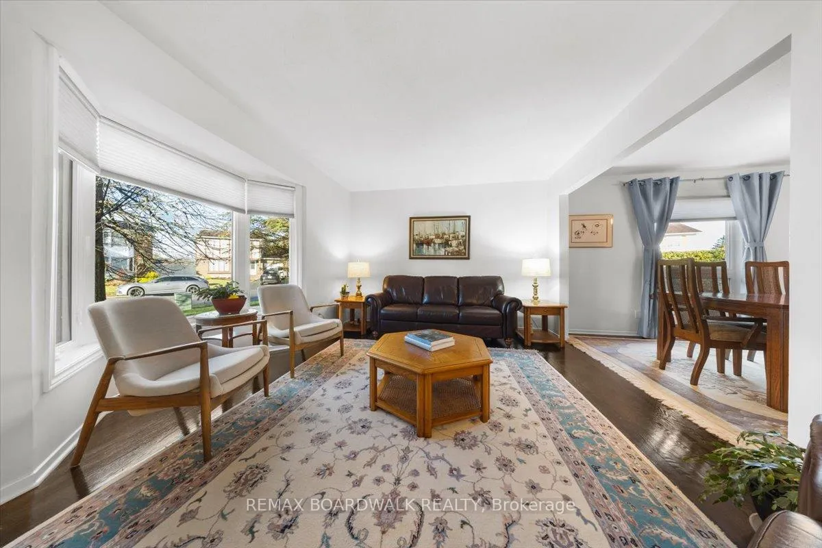 Photo 4 of 6241 St Albans Court, Ottawa, Convent Glen North — HOMEH