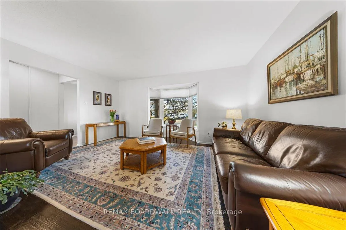 Photo 5 of 6241 St Albans Court, Ottawa, Convent Glen North — HOMEH