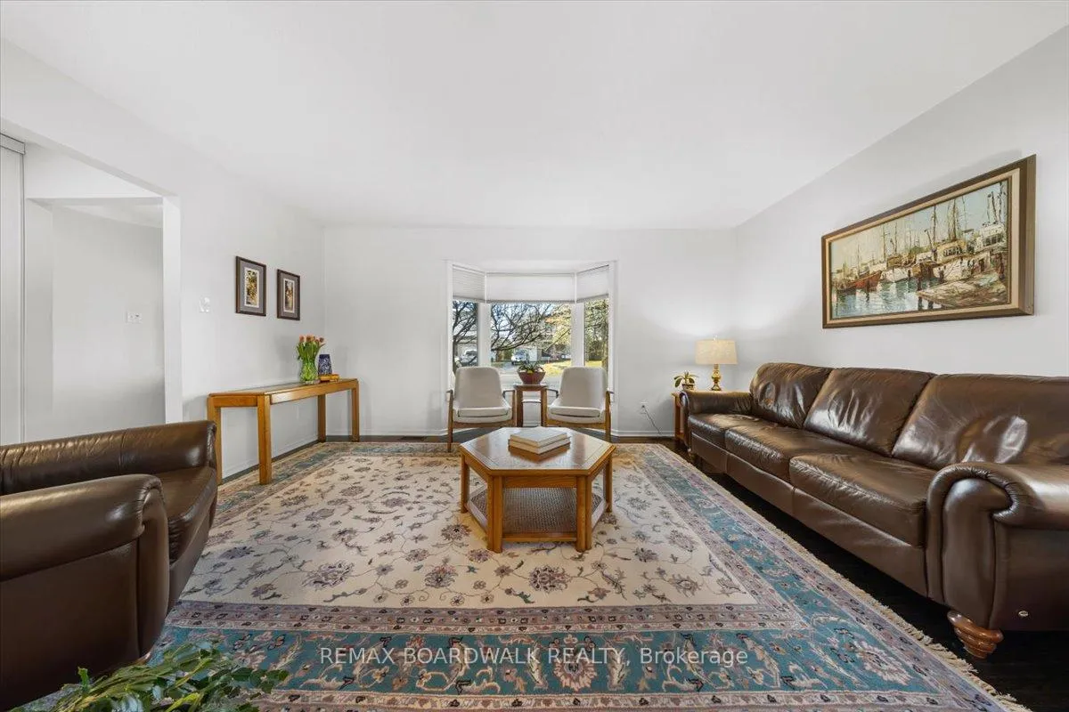 Photo 6 of 6241 St Albans Court, Ottawa, Convent Glen North — HOMEH