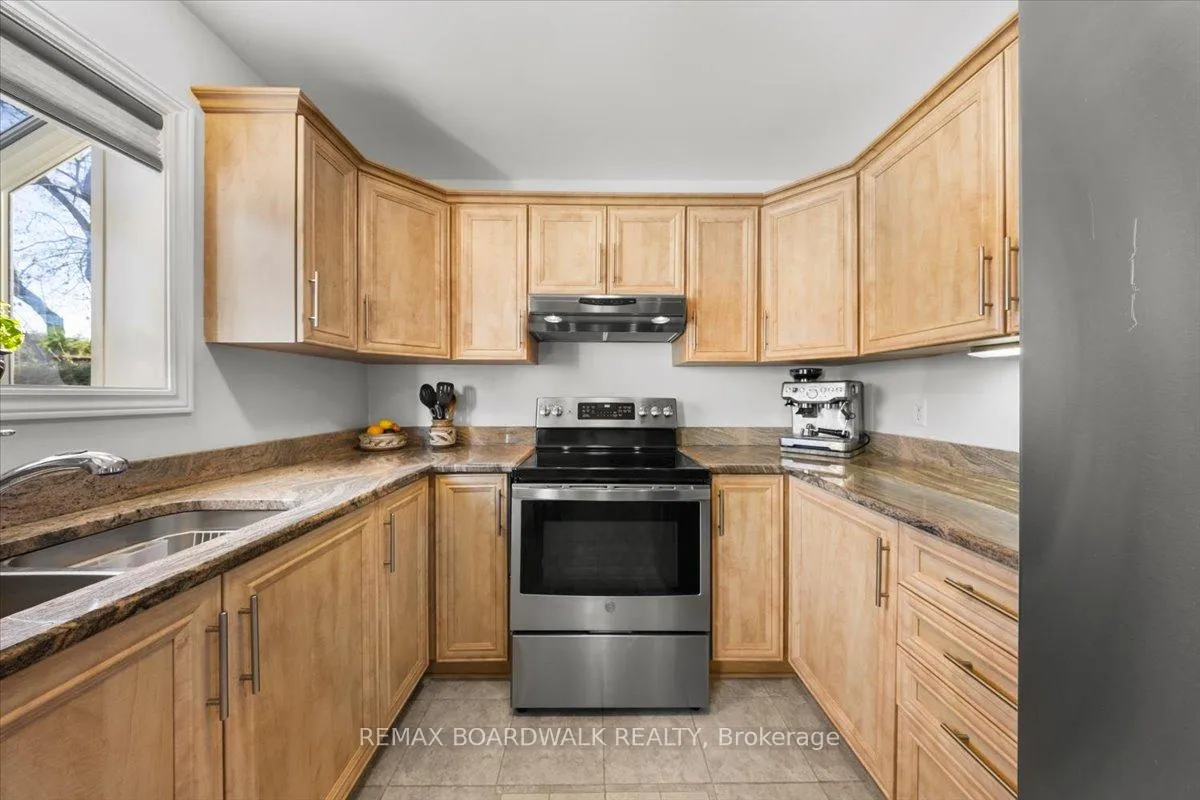 Photo 12 of 6241 St Albans Court, Ottawa, Convent Glen North — HOMEH