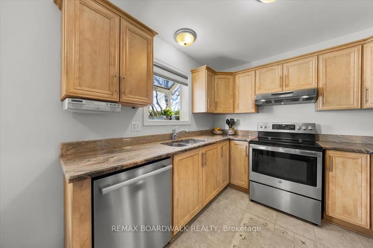 Photo 13 of 6241 St Albans Court, Ottawa, Convent Glen North — HOMEH