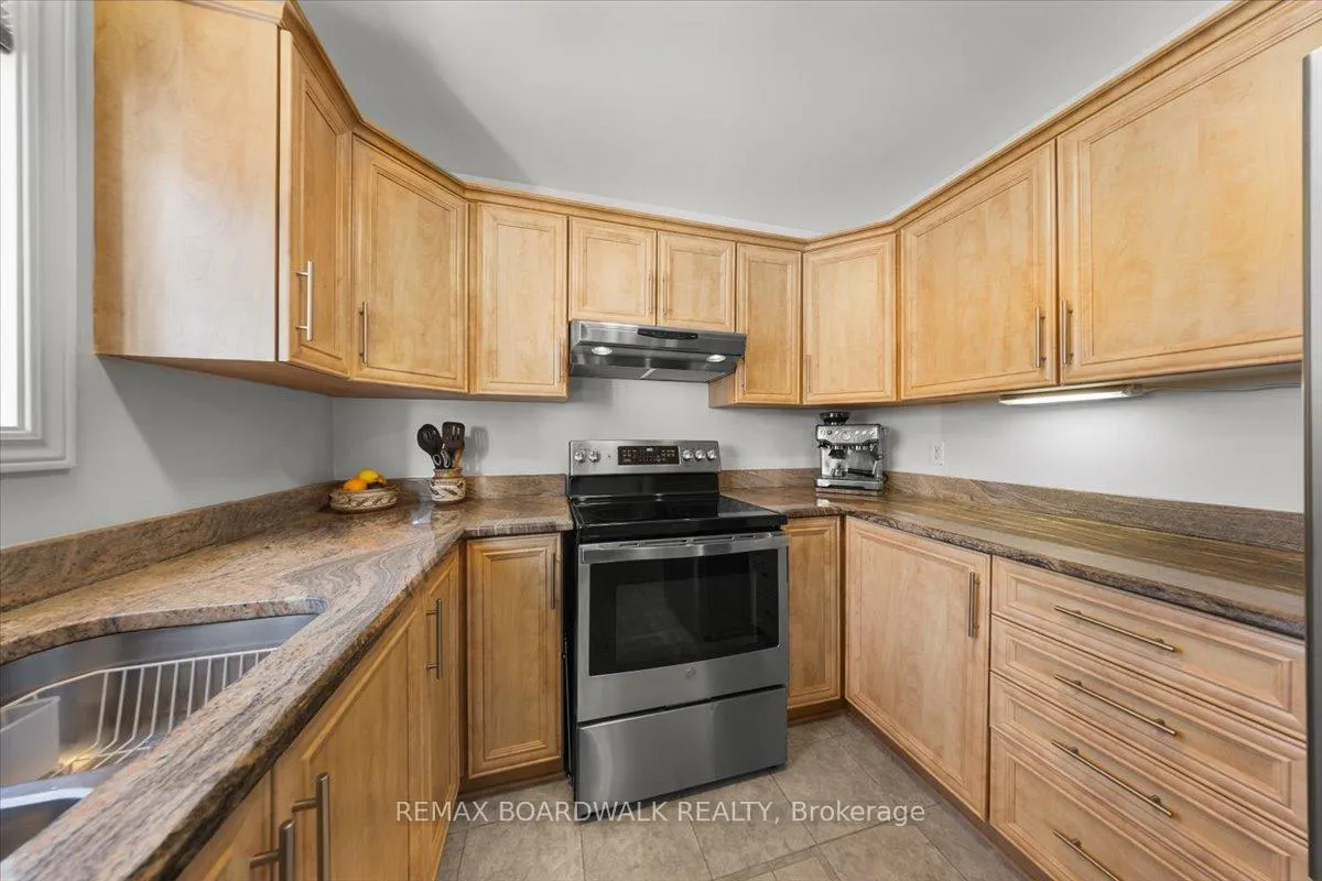 Photo 15 of 6241 St Albans Court, Ottawa, Convent Glen North — HOMEH