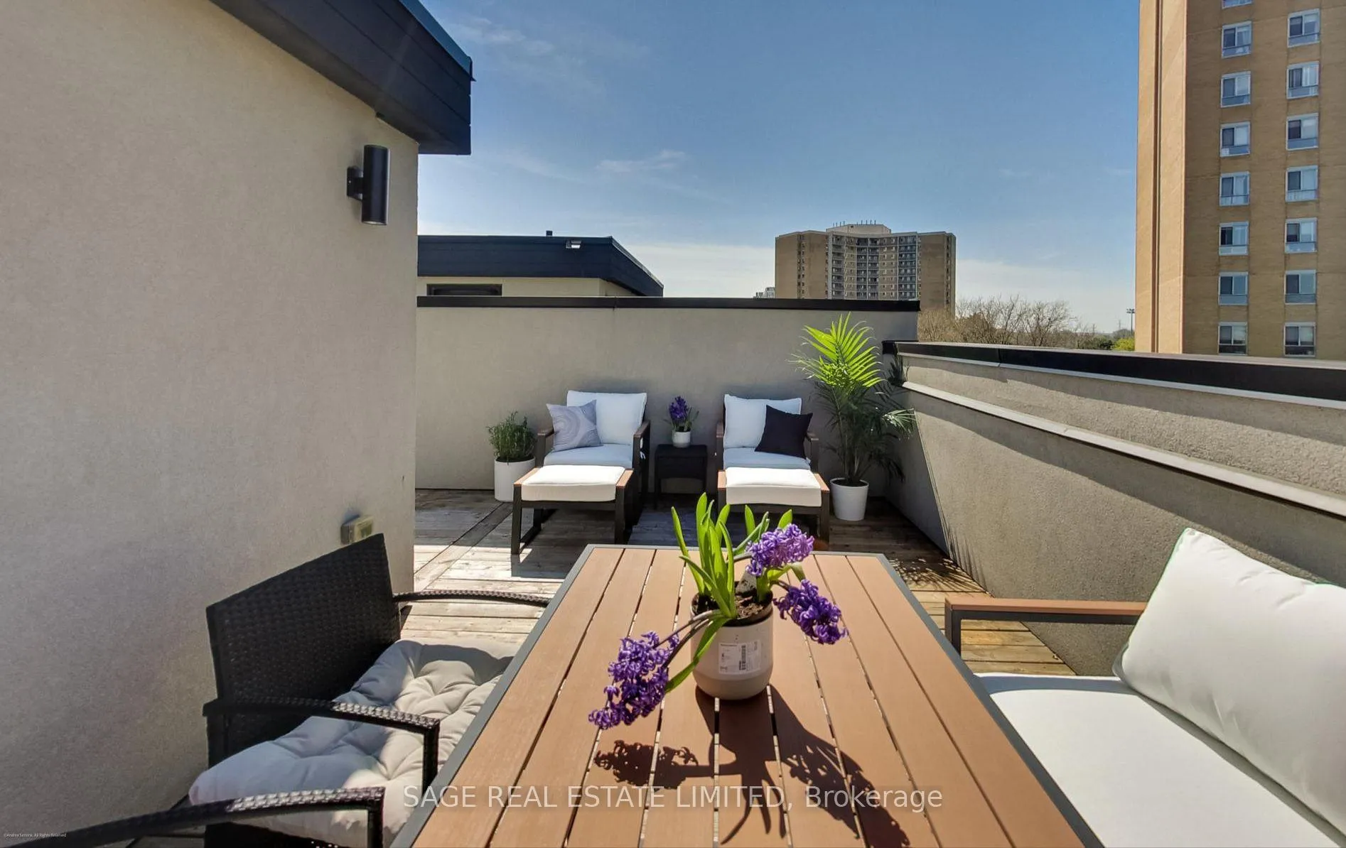 Photo 5 of 66 Pony Farm Drive, Etobicoke, Willowridge-Martingrove-Richview — HOMEH