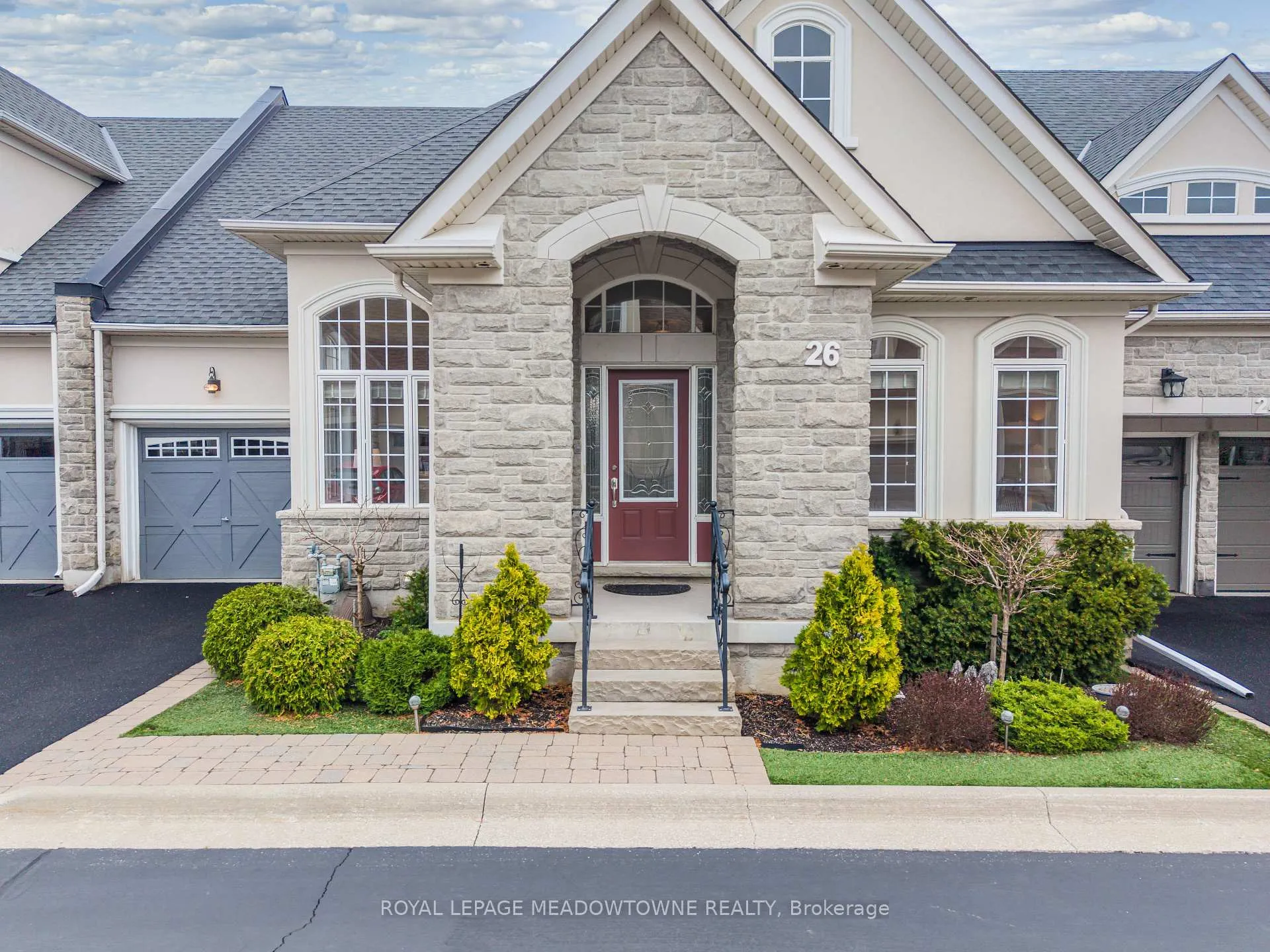 Photo 3 of 26 Garrison Square, Halton Hills, Georgetown — HOMEH