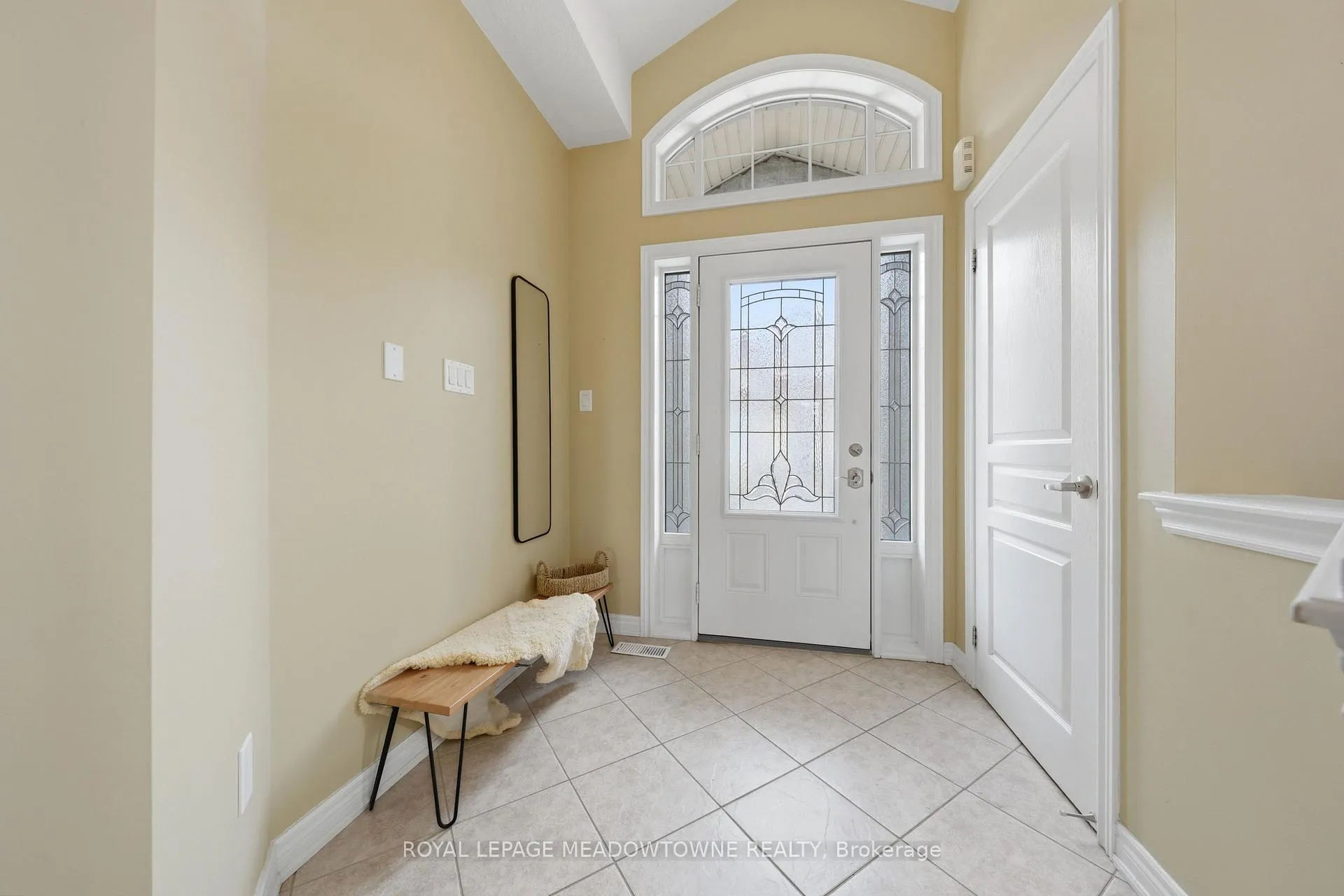 Photo 4 of 26 Garrison Square, Halton Hills, Georgetown — HOMEH