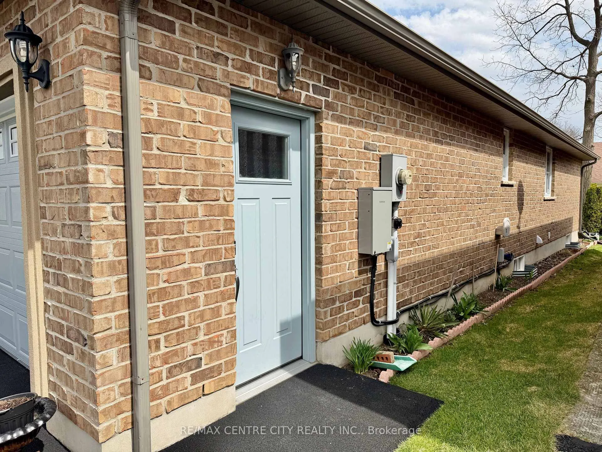 Photo 5 of 15 Holland Avenue, Aylmer — HOMEH