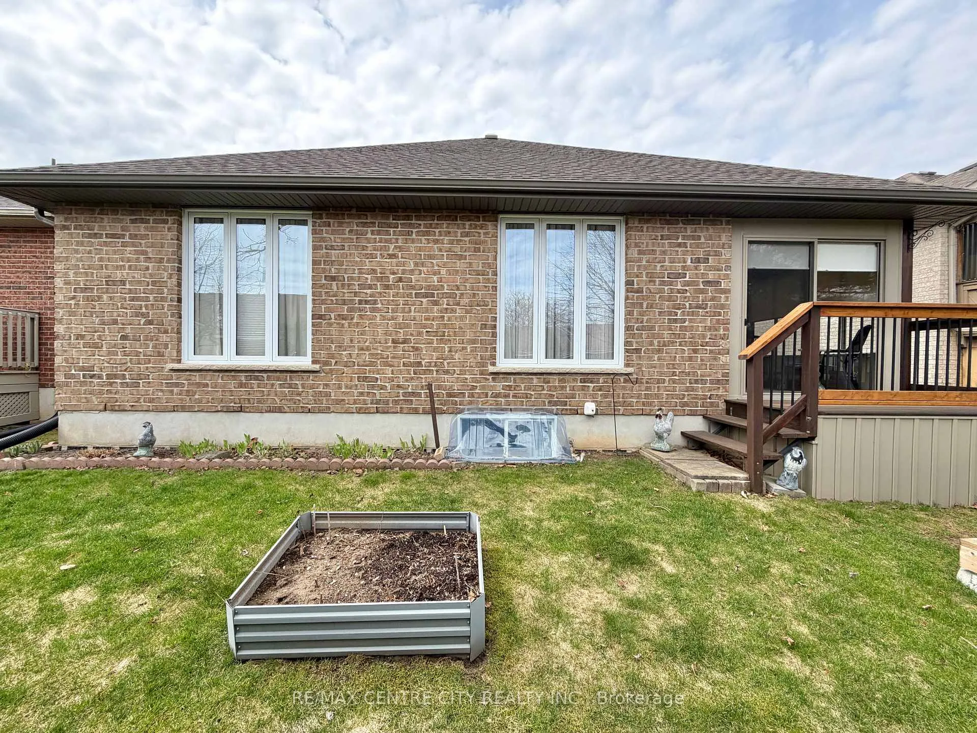 Photo 8 of 15 Holland Avenue, Aylmer — HOMEH