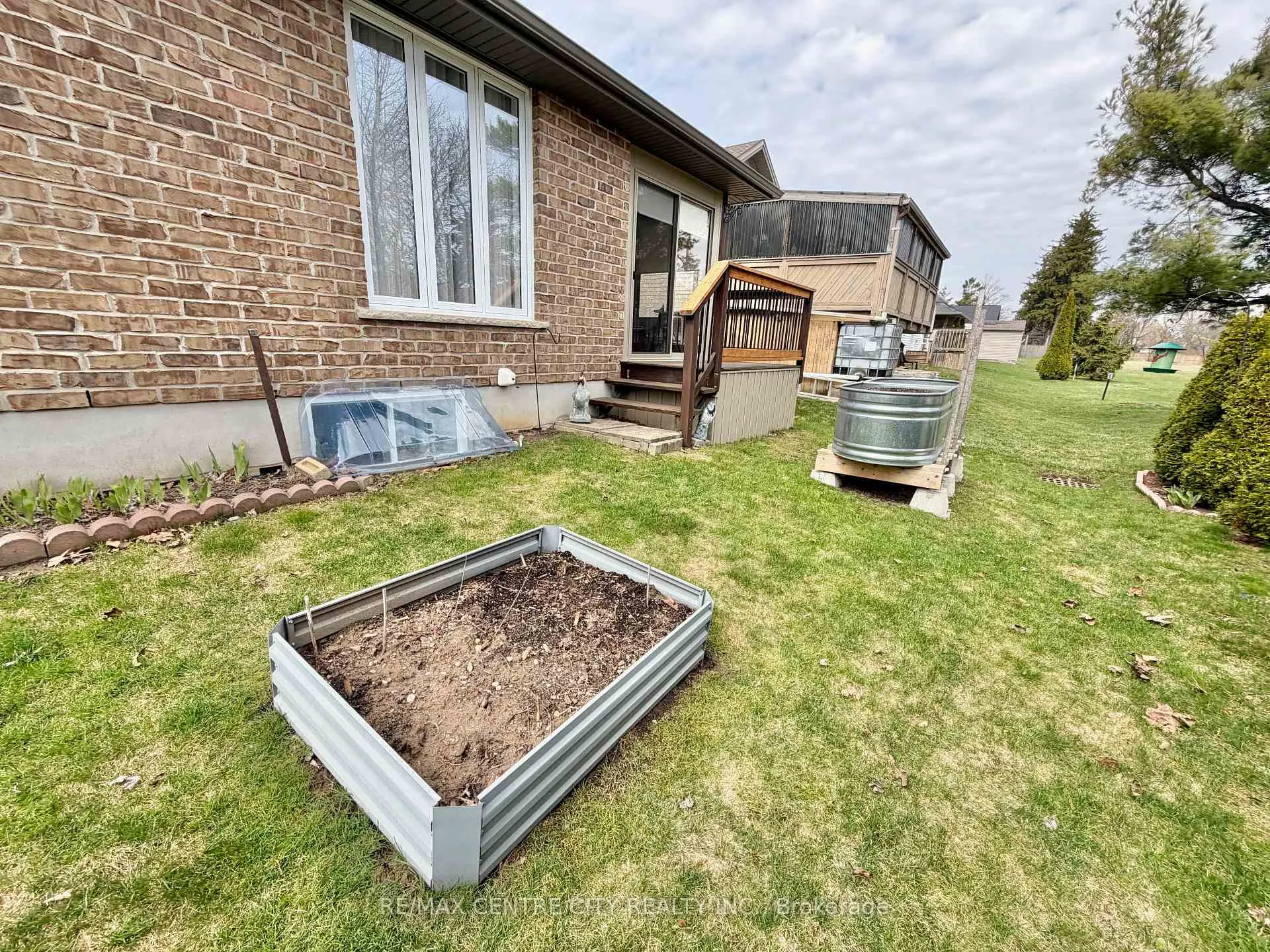 Photo 10 of 15 Holland Avenue, Aylmer — HOMEH
