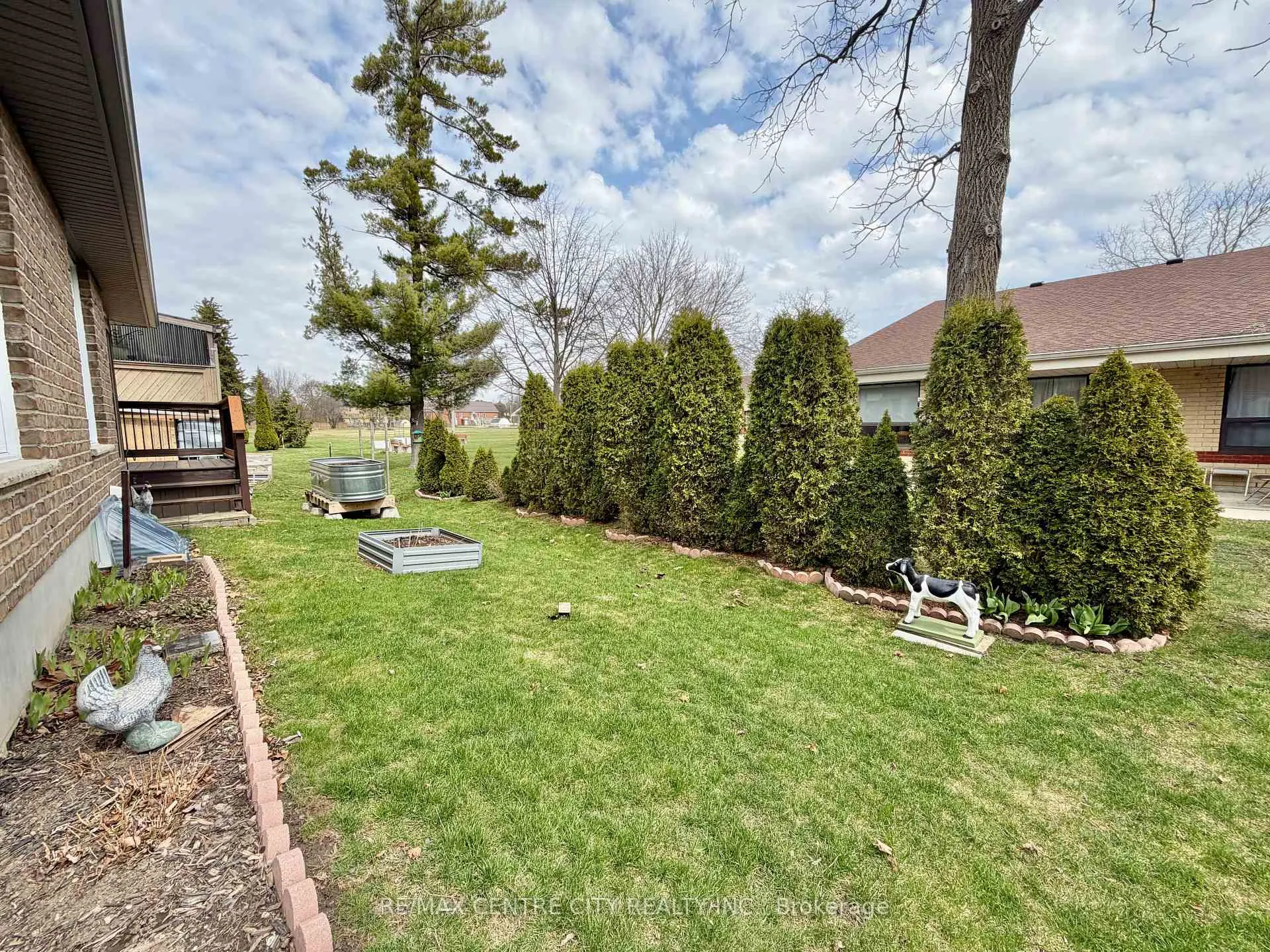 Photo 11 of 15 Holland Avenue, Aylmer — HOMEH