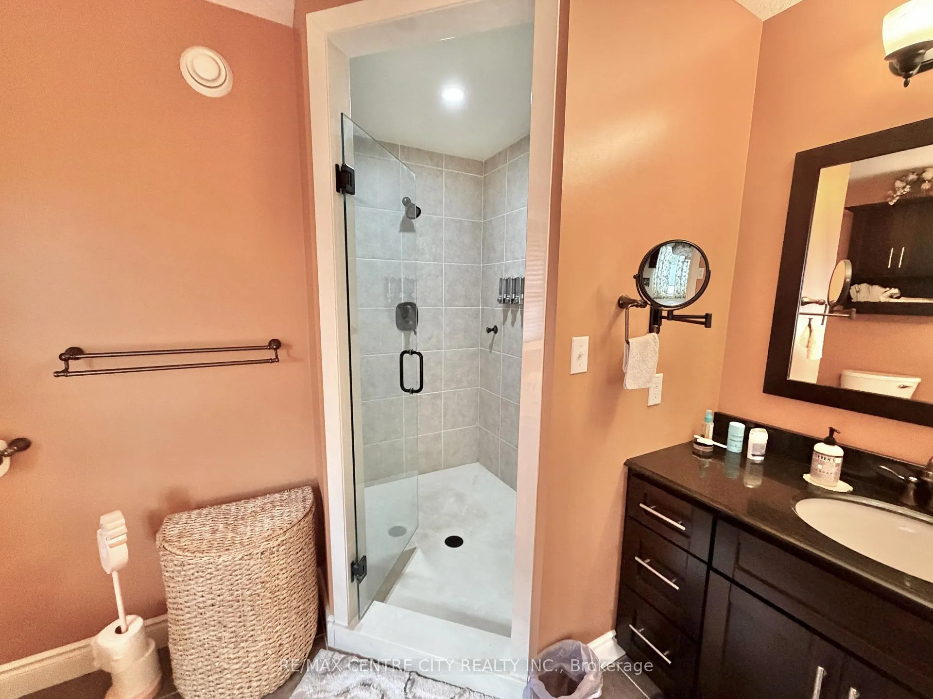Photo 29 of 15 Holland Avenue, Aylmer — HOMEH
