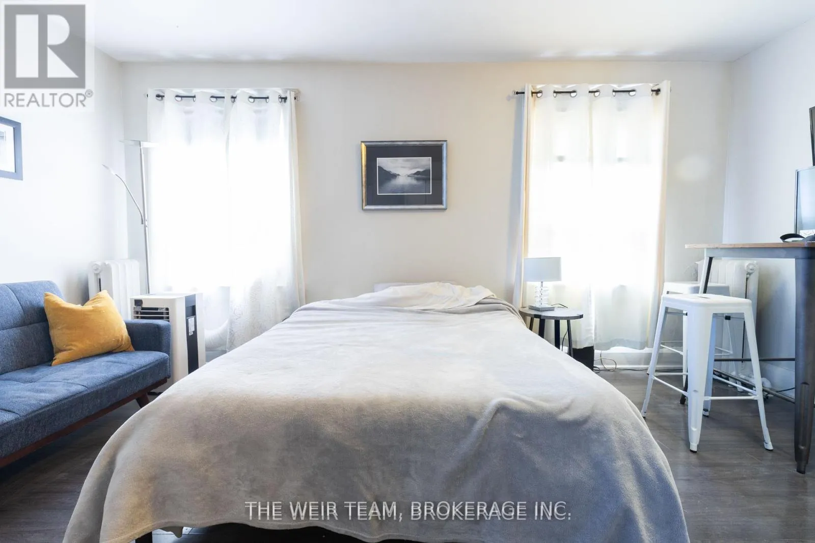 Photo 2 of 2040 Danforth Avenue, Toronto, Woodbine-Lumsden — HOMEH
