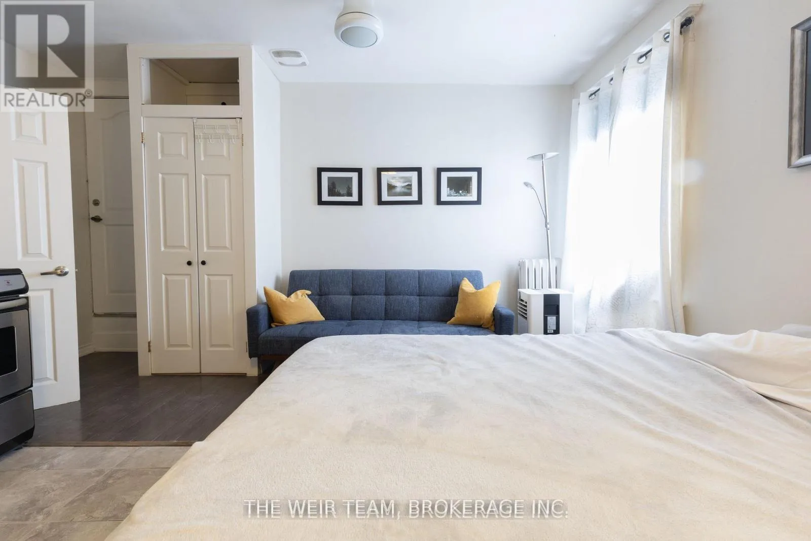 Photo 3 of 2040 Danforth Avenue, Toronto, Woodbine-Lumsden — HOMEH