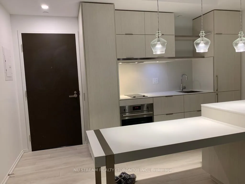 Front of Unit 3213, 197 Yonge Street