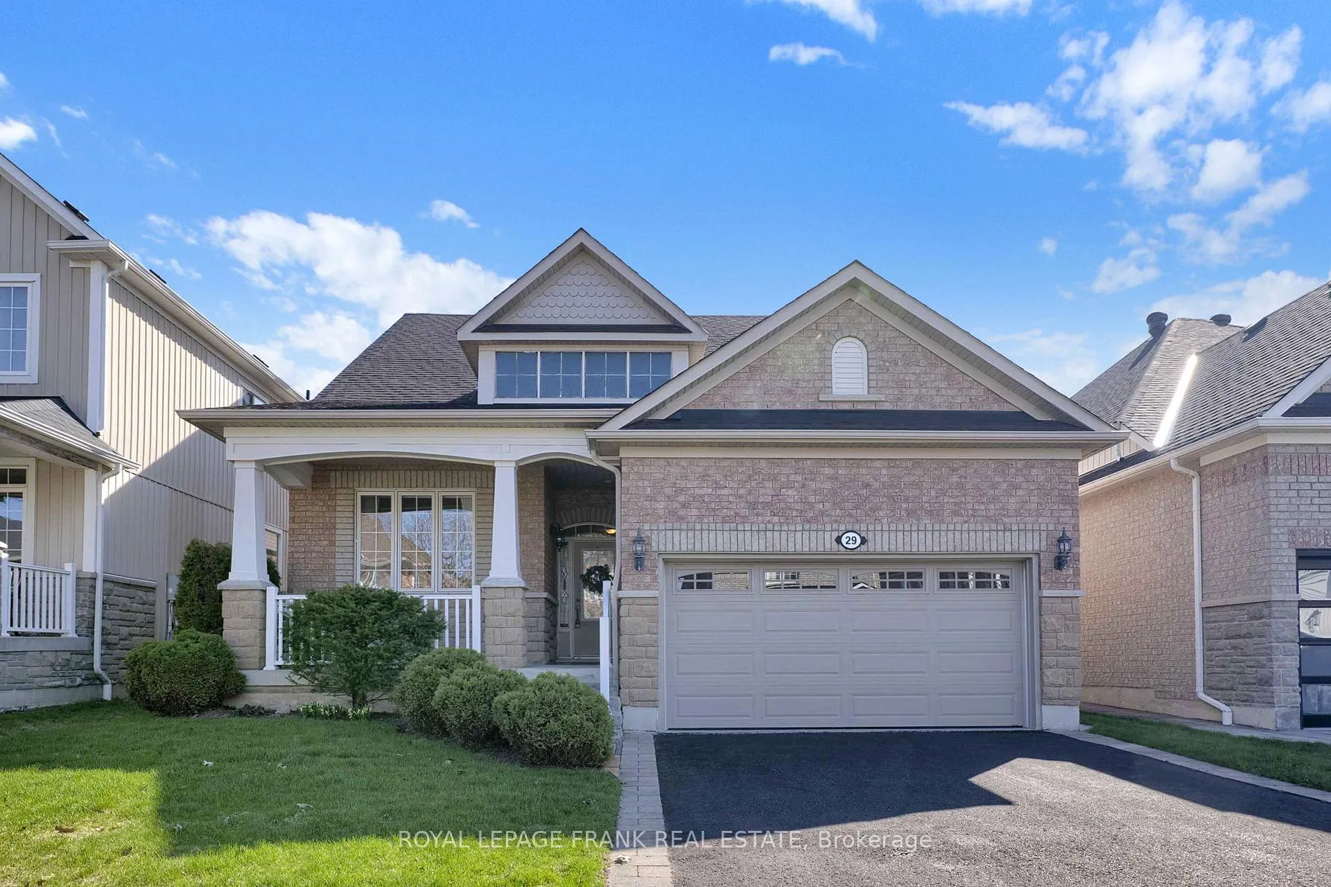 Photo 1 of 29 Rockland Crescent, Whitby, Brooklin — HOMEH