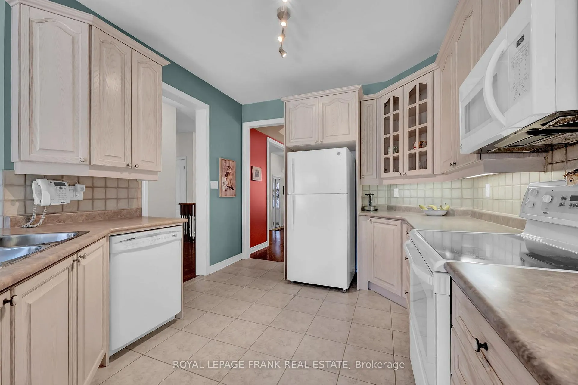 Photo 14 of 29 Rockland Crescent, Whitby, Brooklin — HOMEH