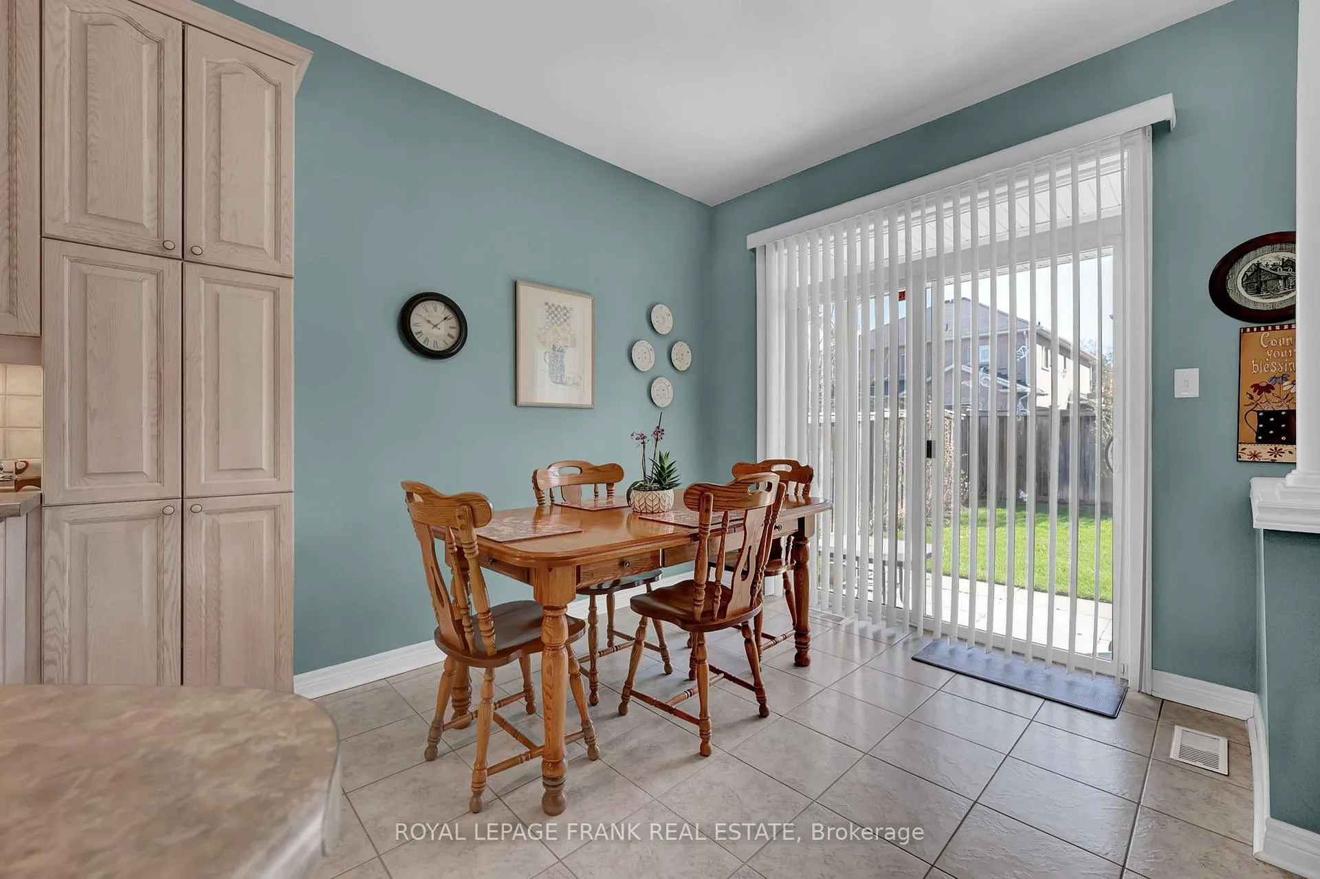 Photo 16 of 29 Rockland Crescent, Whitby, Brooklin — HOMEH
