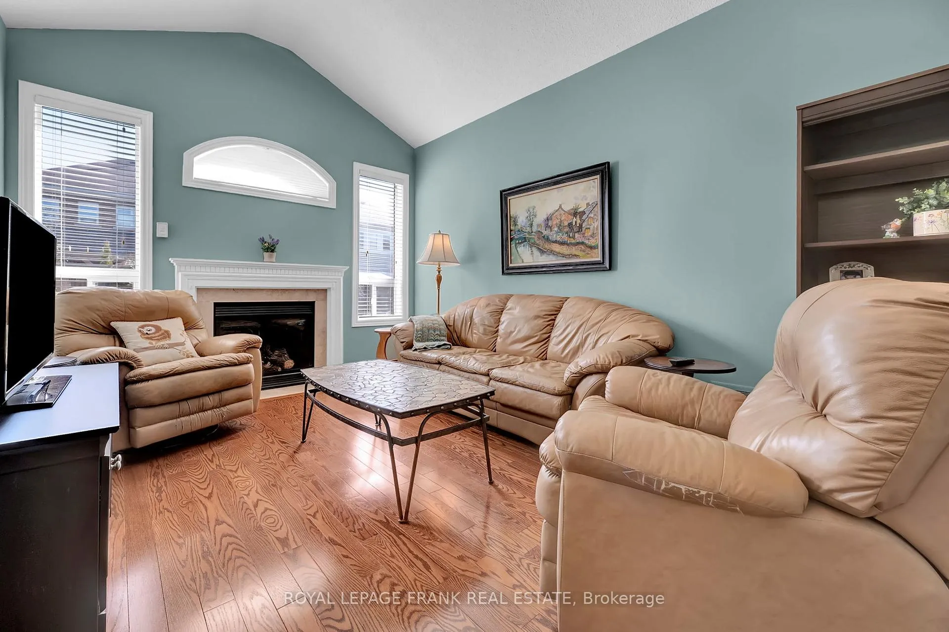 Photo 17 of 29 Rockland Crescent, Whitby, Brooklin — HOMEH