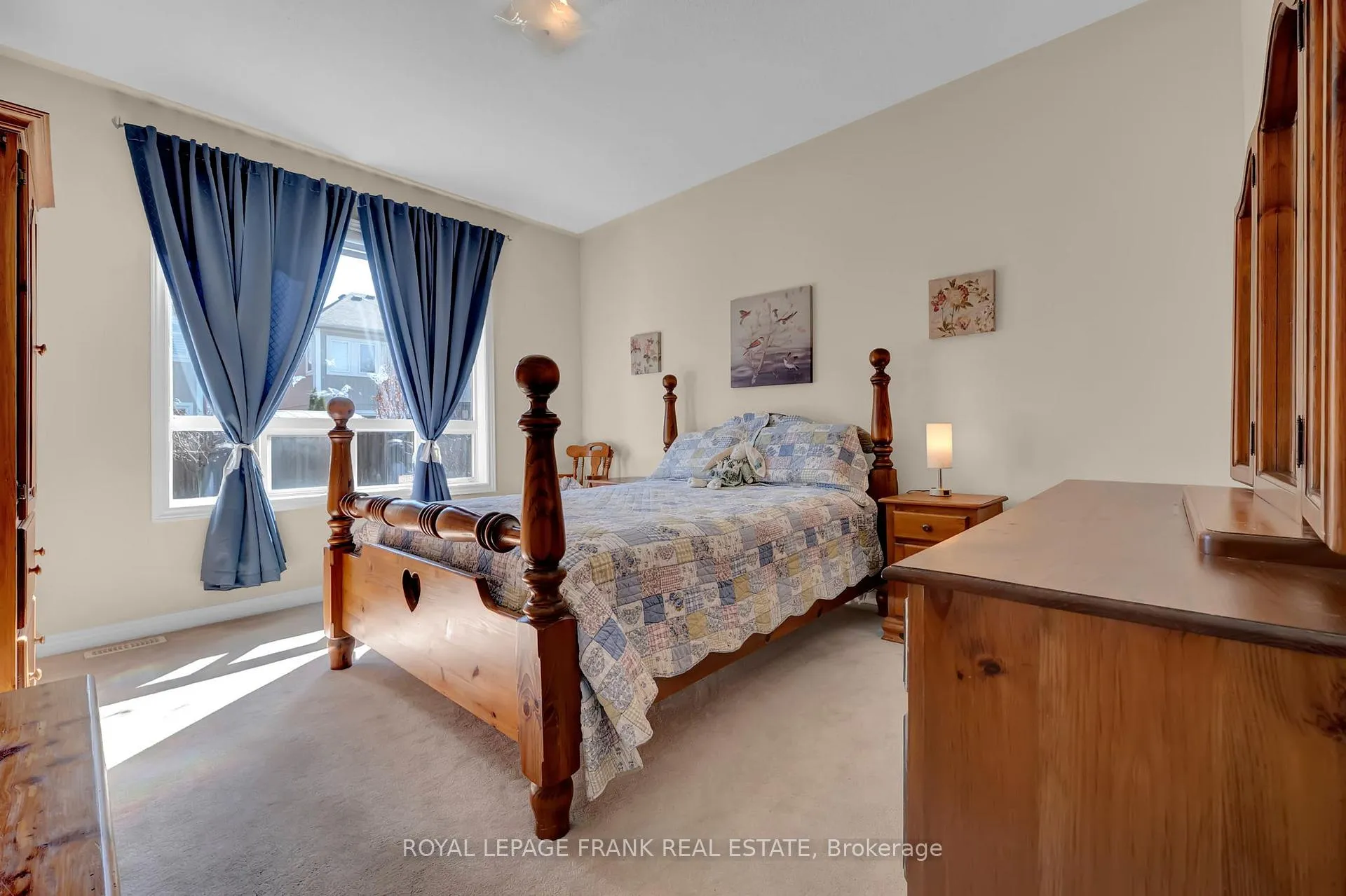 Photo 20 of 29 Rockland Crescent, Whitby, Brooklin — HOMEH