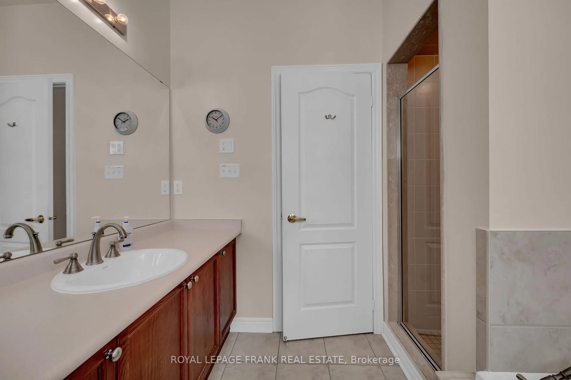 Photo 24 of 29 Rockland Crescent, Whitby, Brooklin — HOMEH