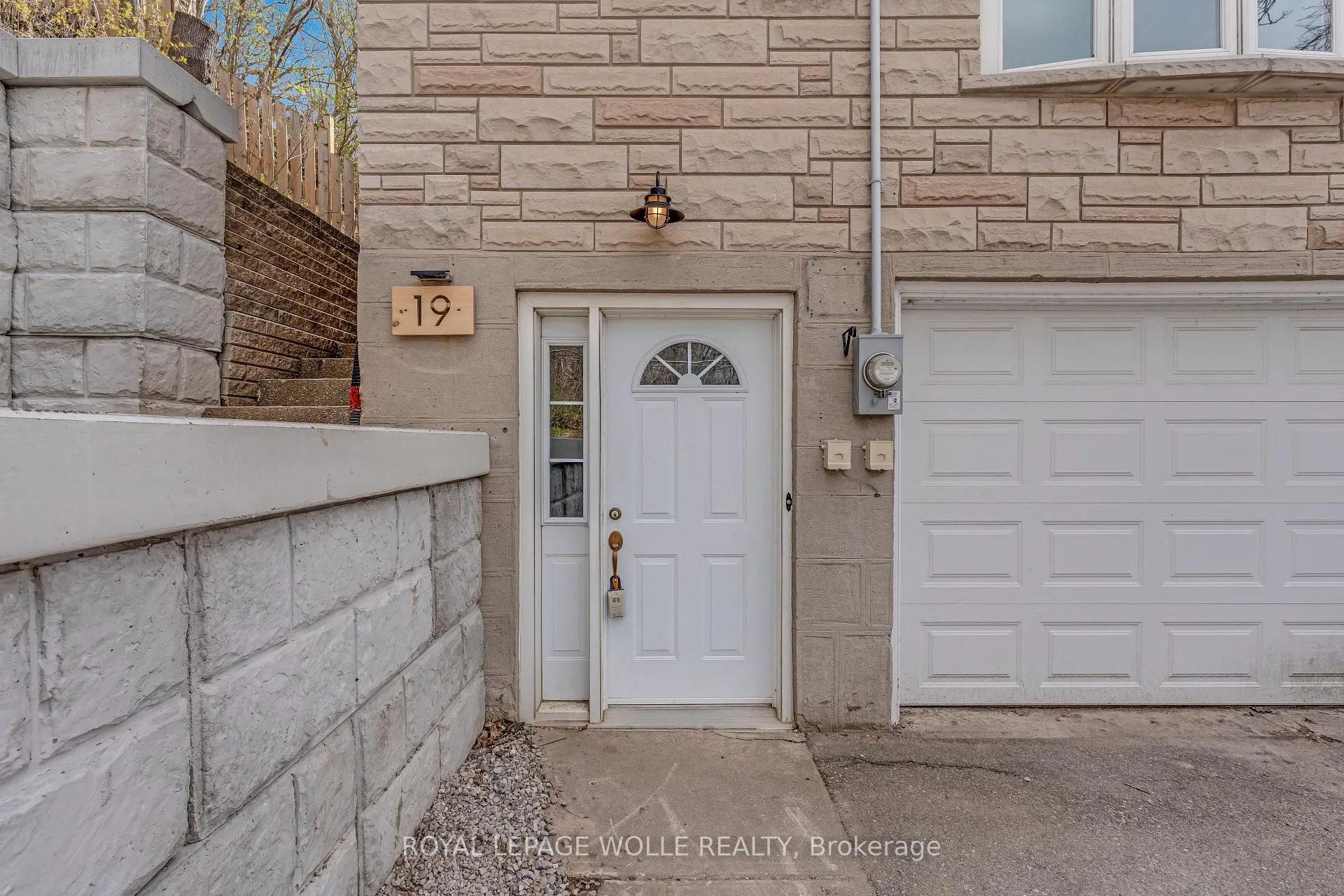 Photo 5 of 19 Birch Street, Cambridge — HOMEH