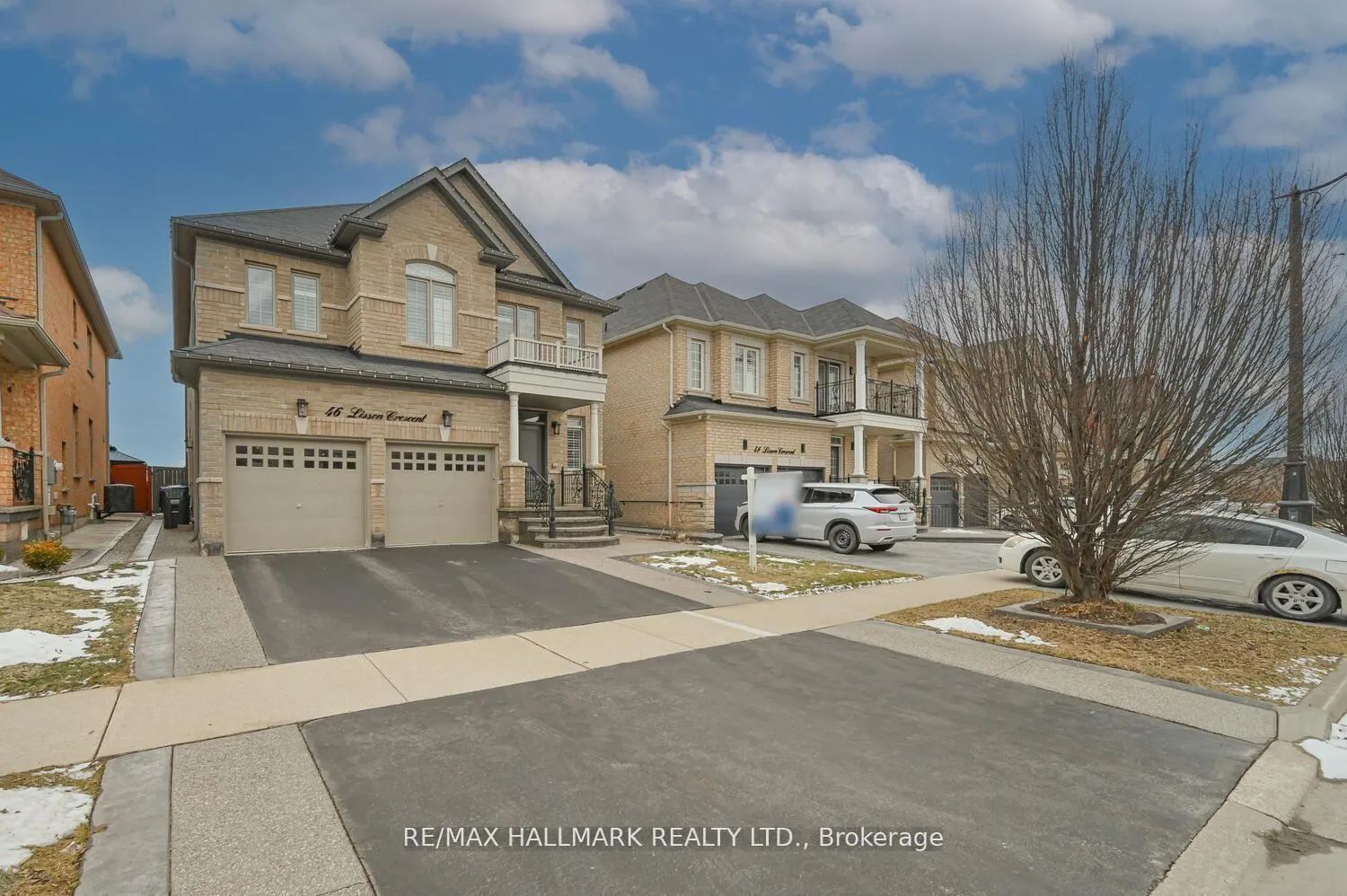 Photo 3 of 46 Lisson Crescent, Brampton, Credit Valley — HOMEH