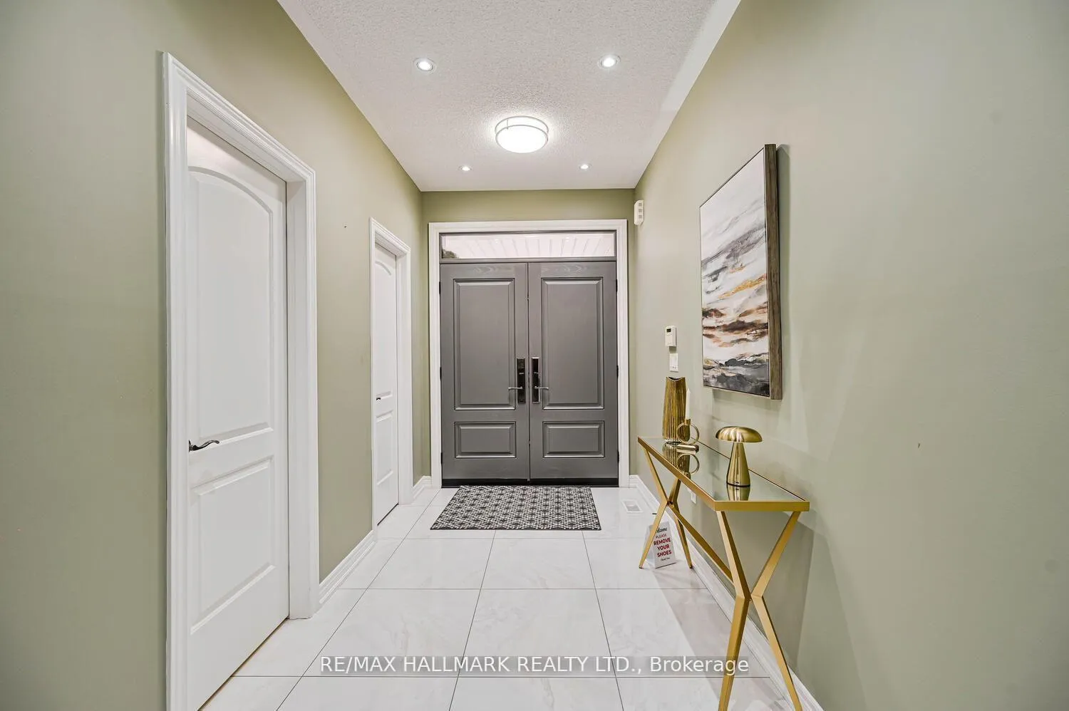 Photo 6 of 46 Lisson Crescent, Brampton, Credit Valley — HOMEH
