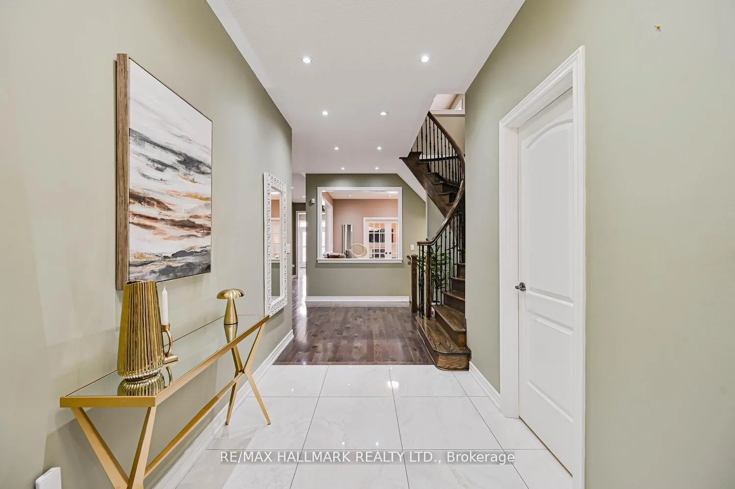 Photo 8 of 46 Lisson Crescent, Brampton, Credit Valley — HOMEH