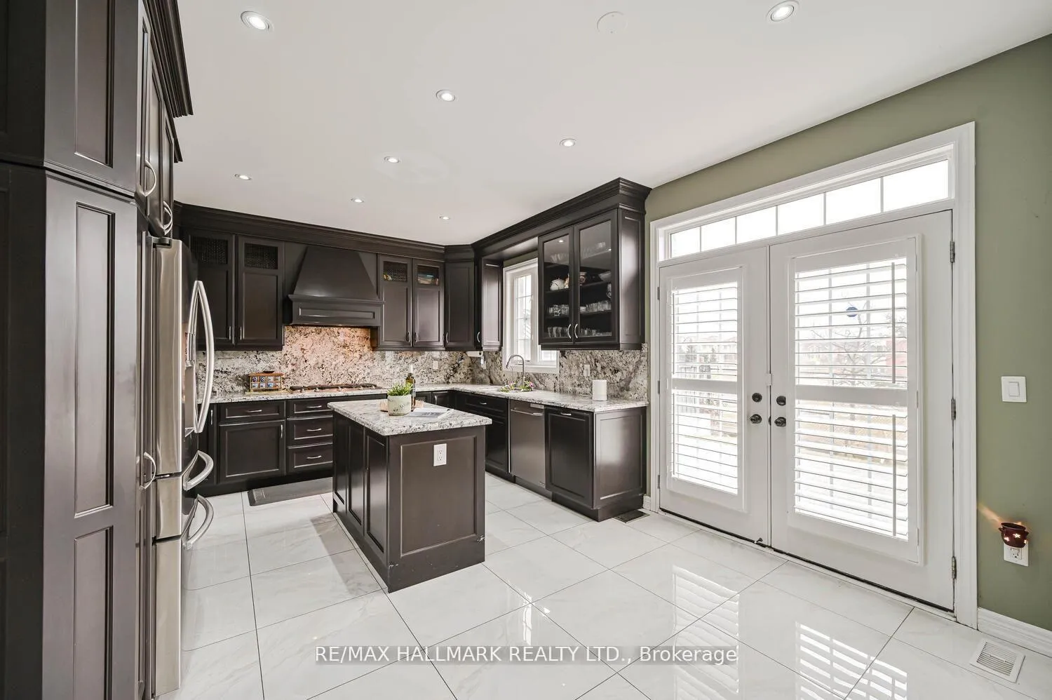Photo 20 of 46 Lisson Crescent, Brampton, Credit Valley — HOMEH