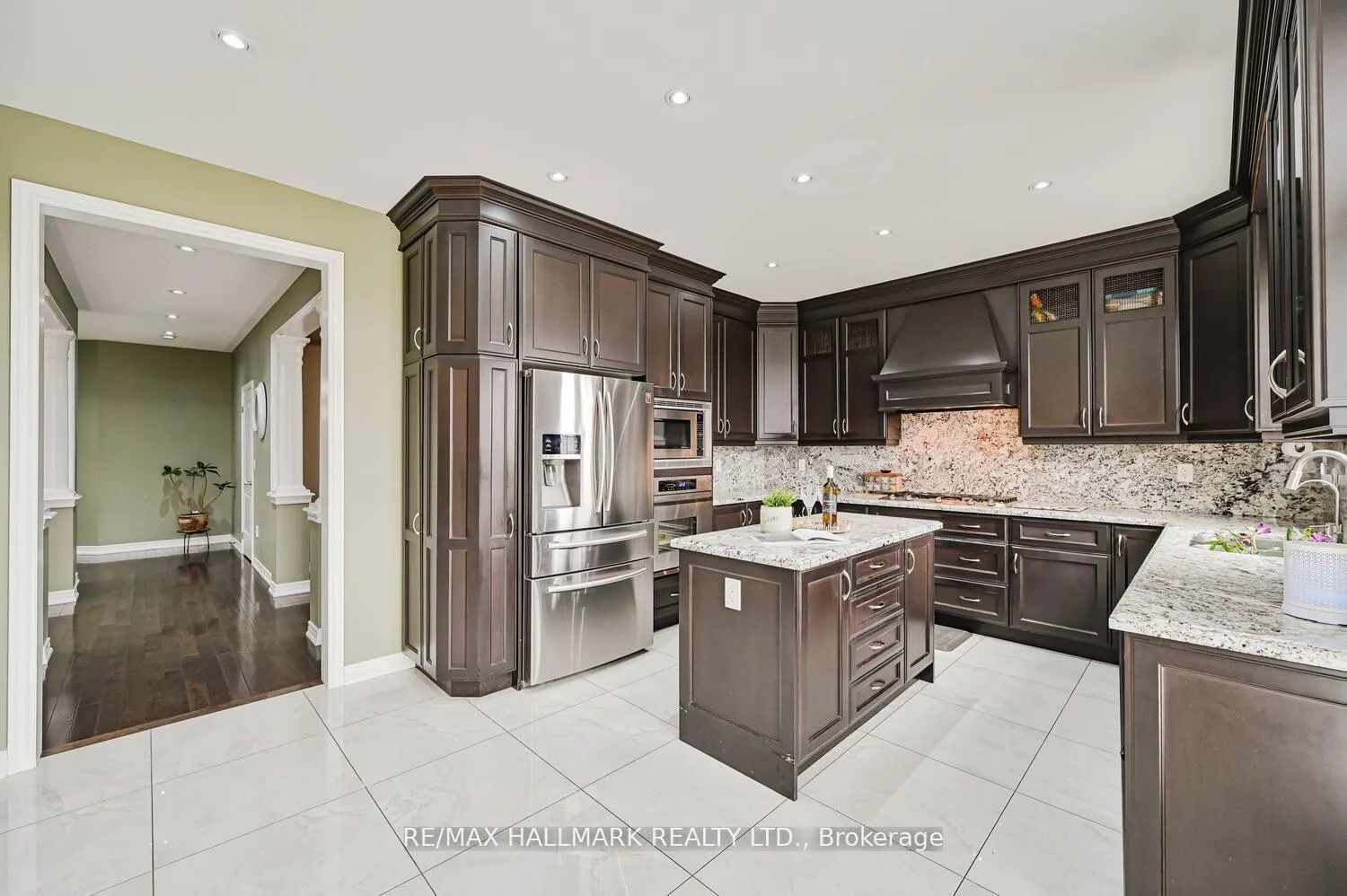 Photo 21 of 46 Lisson Crescent, Brampton, Credit Valley — HOMEH