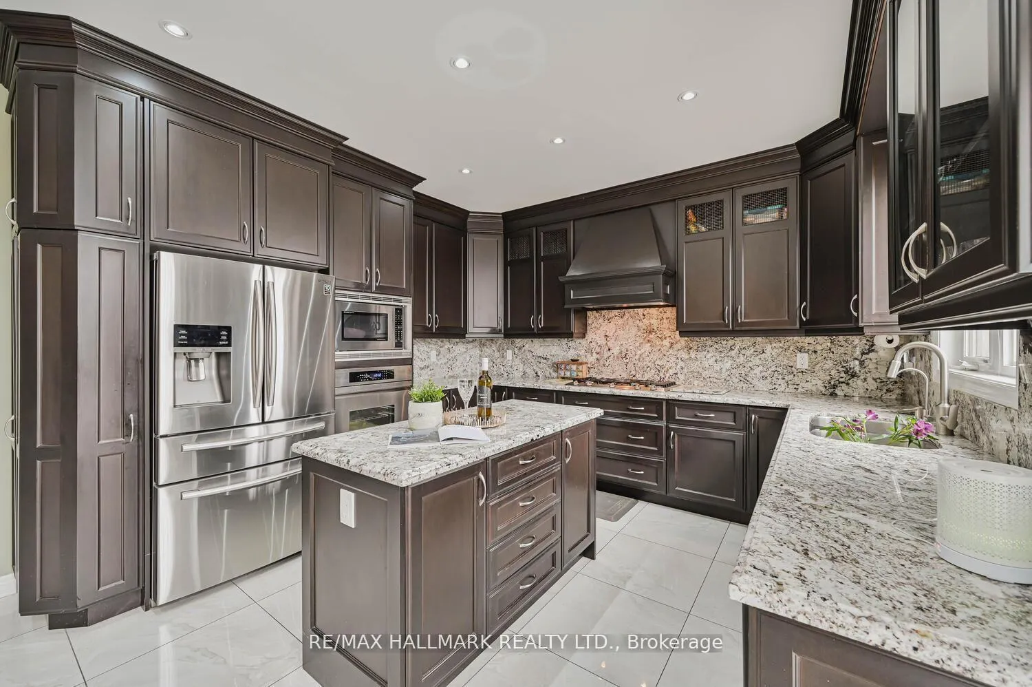 Photo 22 of 46 Lisson Crescent, Brampton, Credit Valley — HOMEH