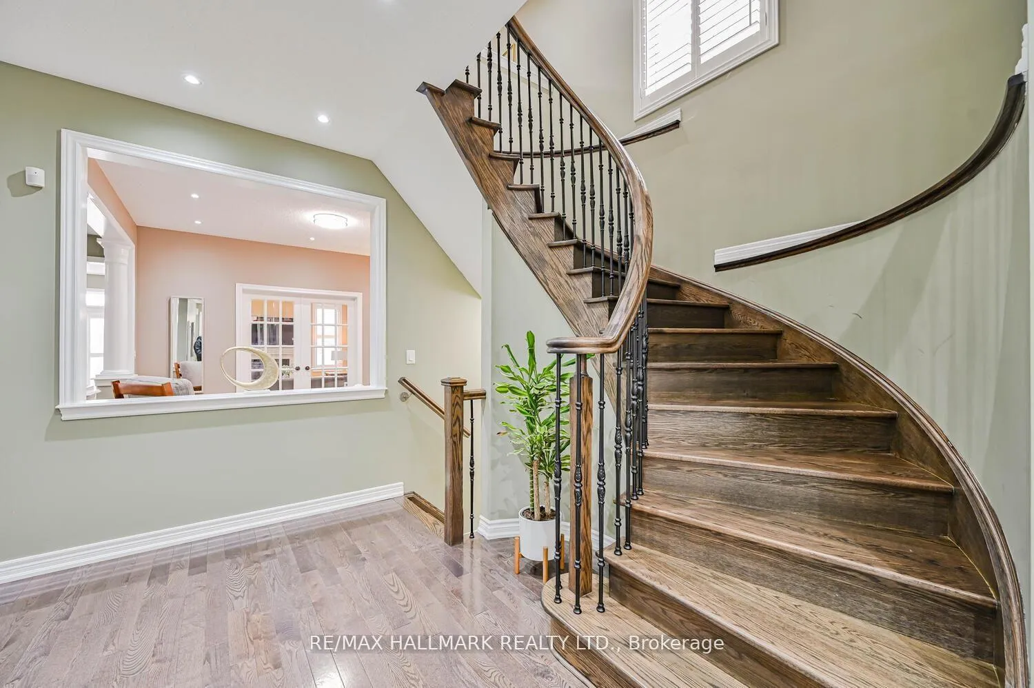 Photo 24 of 46 Lisson Crescent, Brampton, Credit Valley — HOMEH