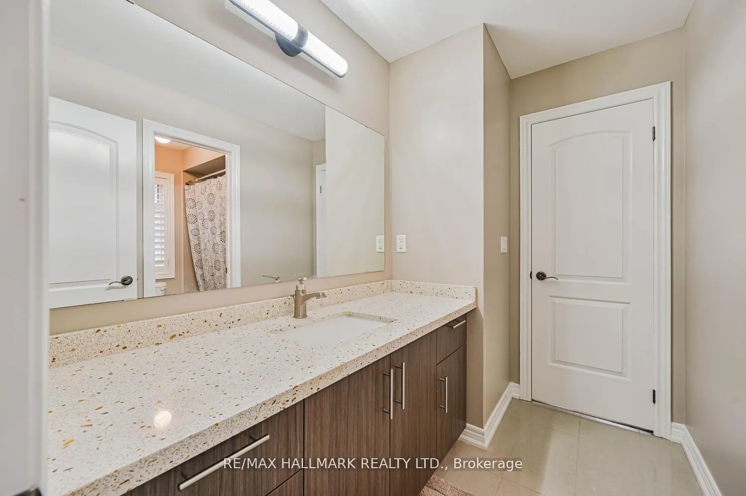 Photo 35 of 46 Lisson Crescent, Brampton, Credit Valley — HOMEH