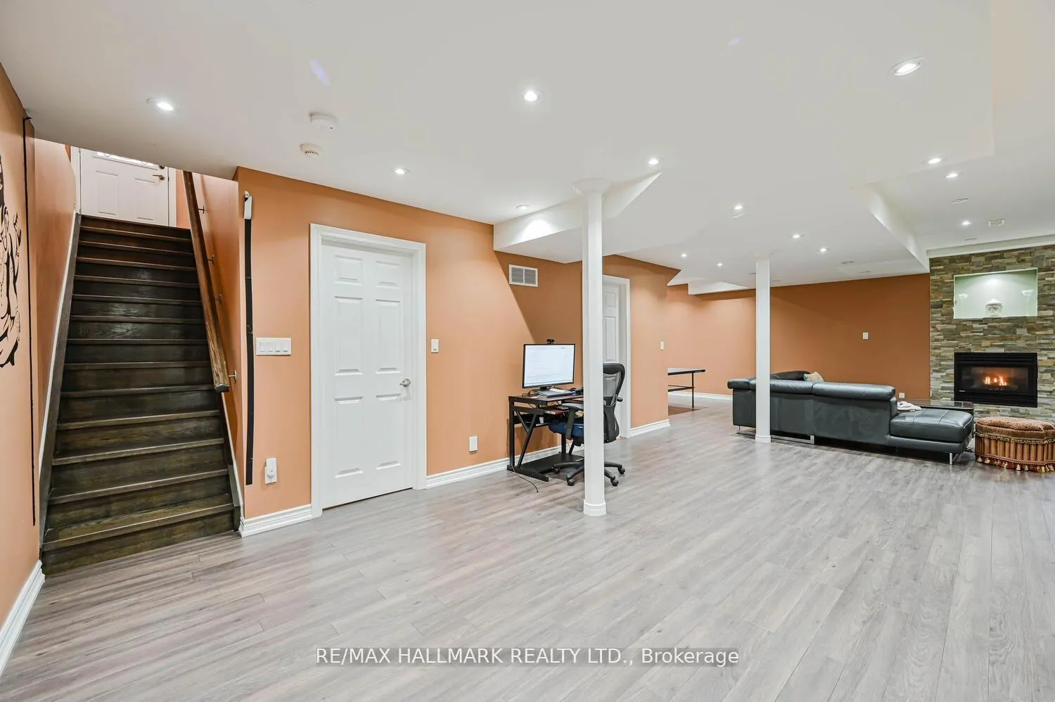 Photo 38 of 46 Lisson Crescent, Brampton, Credit Valley — HOMEH