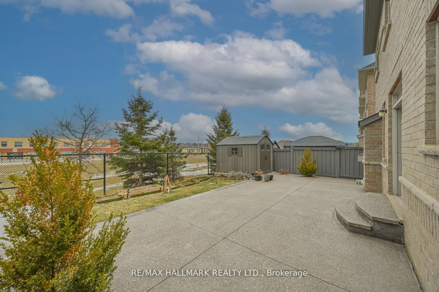 Photo 48 of 46 Lisson Crescent, Brampton, Credit Valley — HOMEH