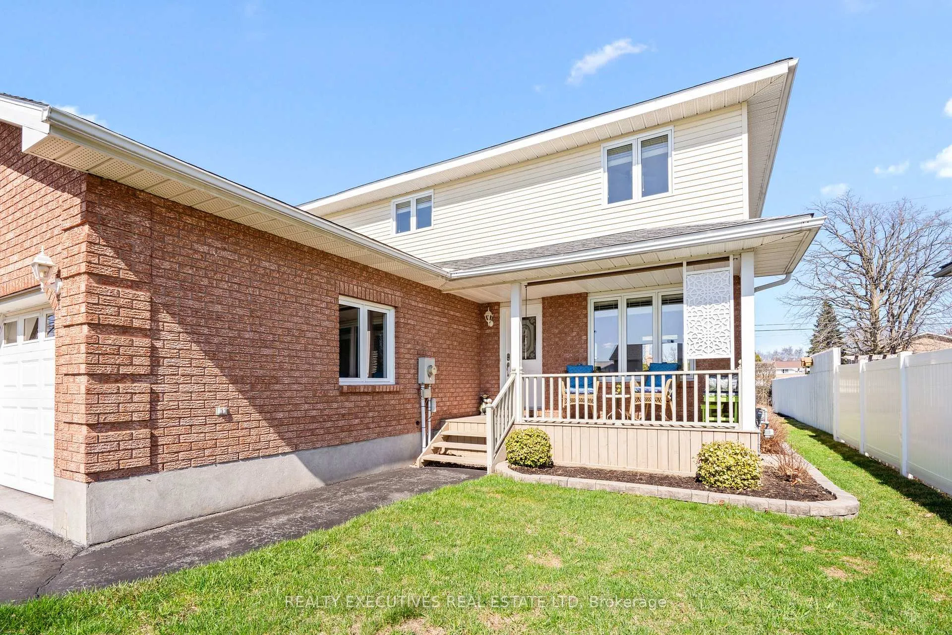 Front of 5520 Bridlewood Court