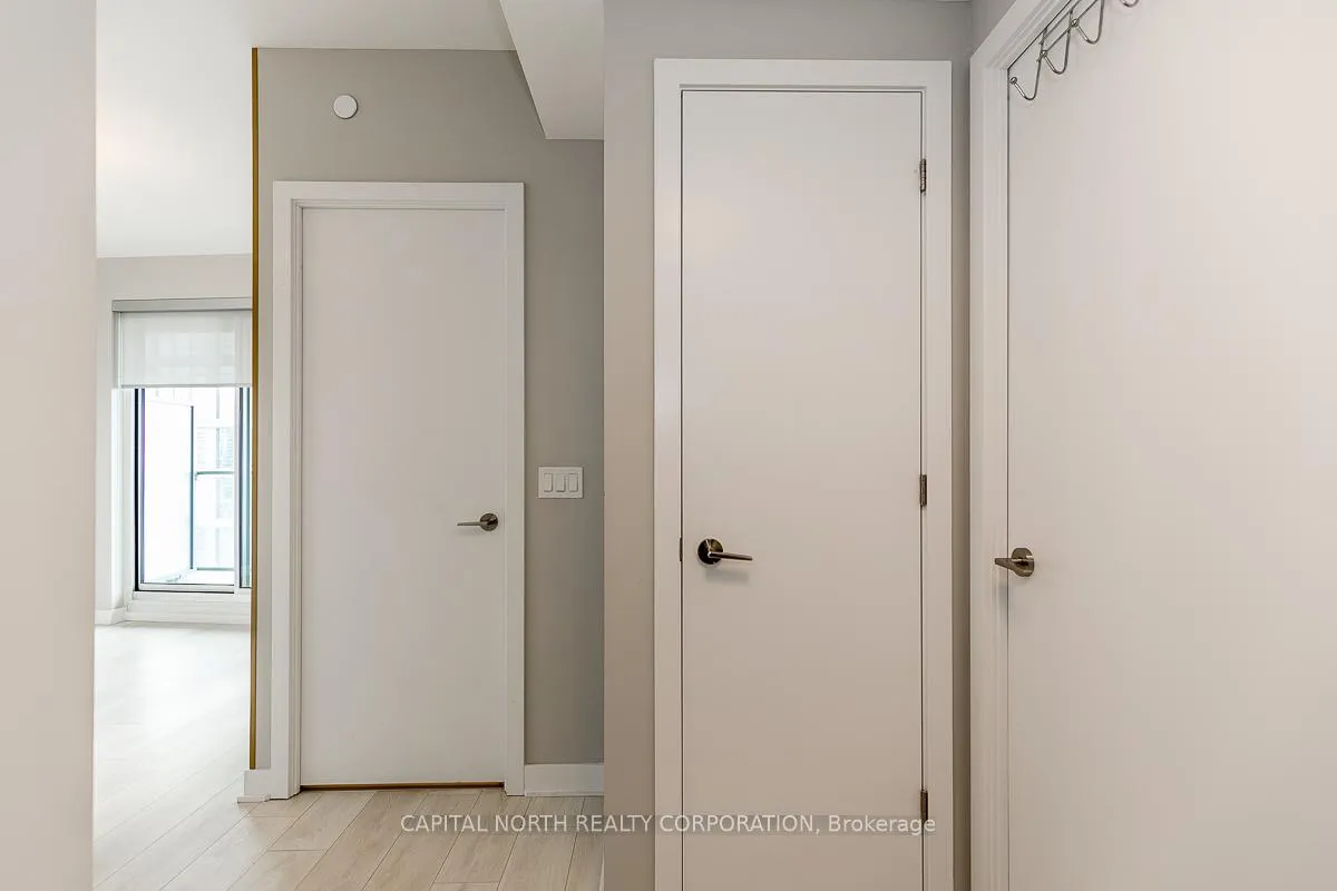 Photo 6 of Unit 2507, 2221 Yonge Street, Toronto, Mount Pleasant West — HOMEH