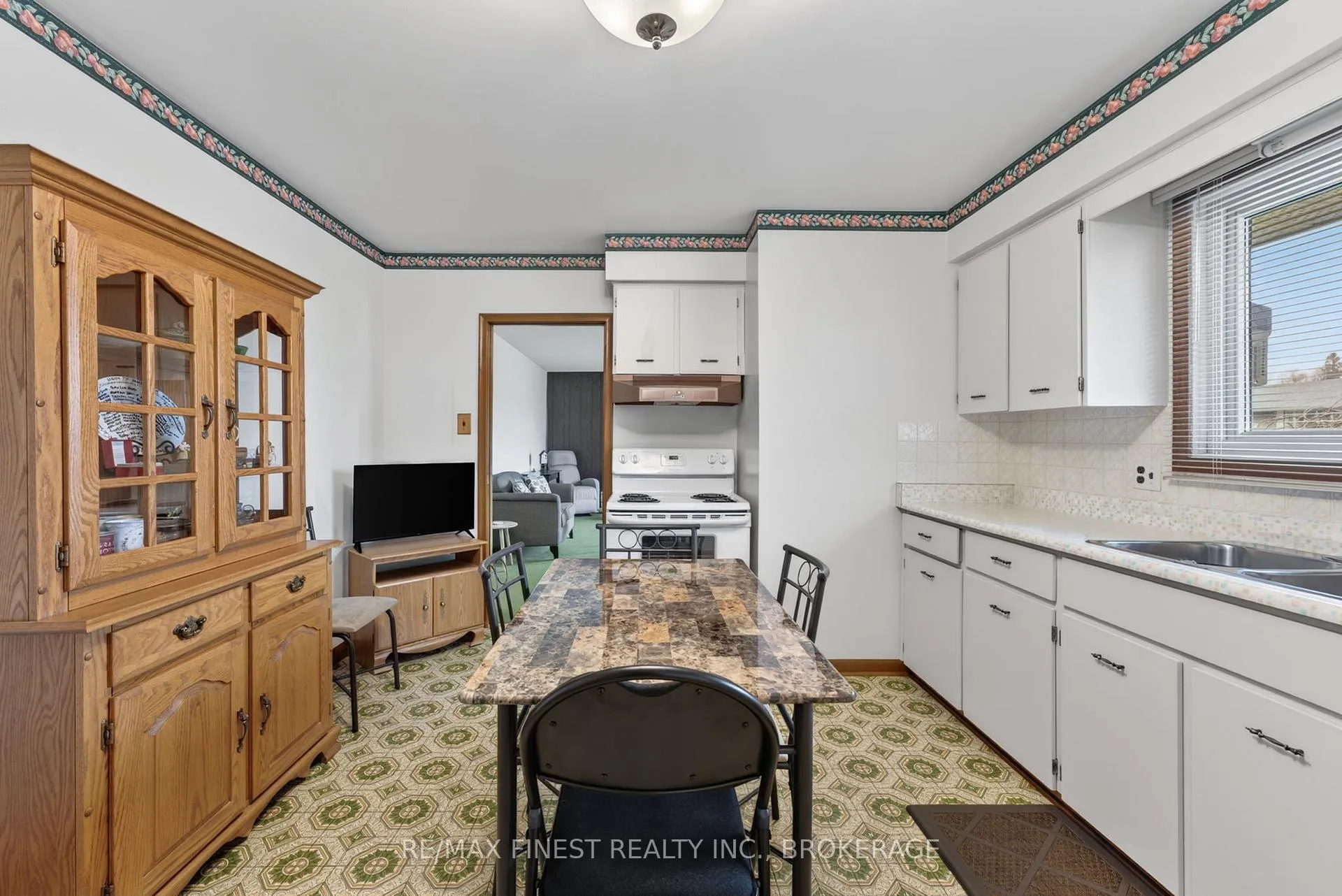Photo 10 of 30 Oxford Crescent, Loyalist, Amherstview — HOMEH
