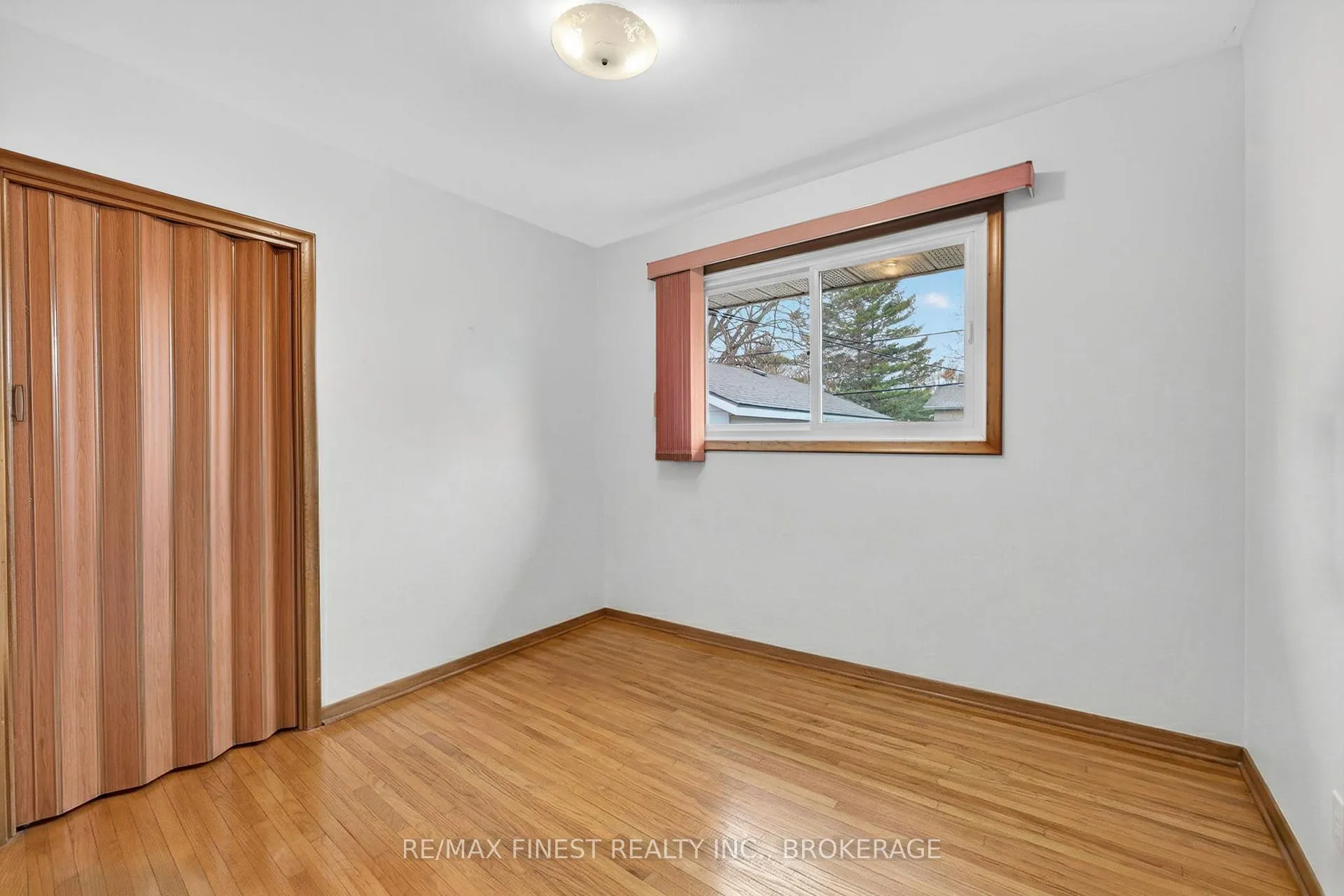 Photo 16 of 30 Oxford Crescent, Loyalist, Amherstview — HOMEH