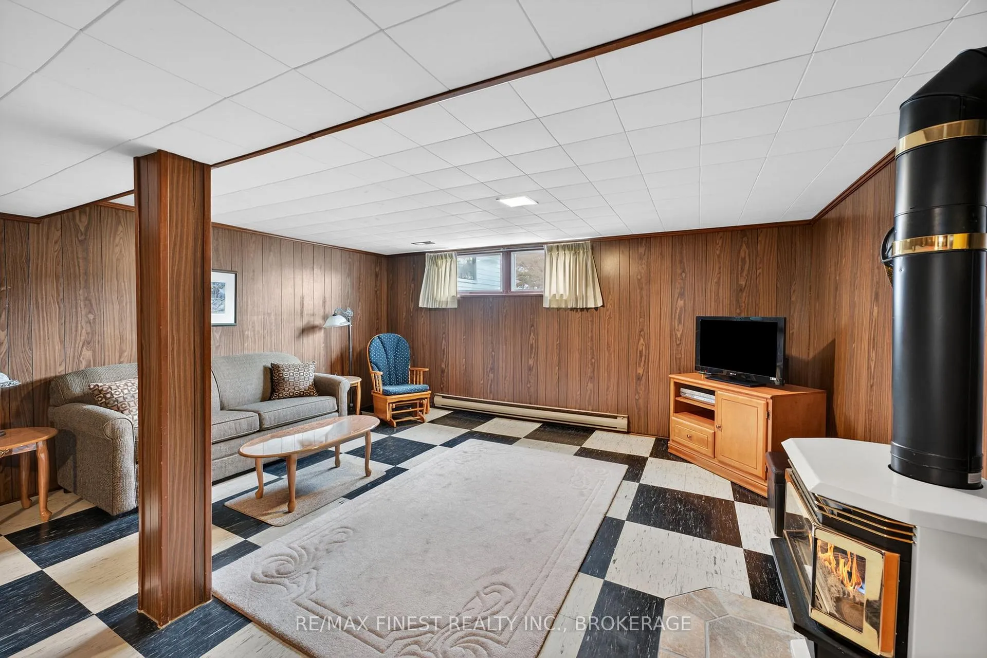 Photo 22 of 30 Oxford Crescent, Loyalist, Amherstview — HOMEH