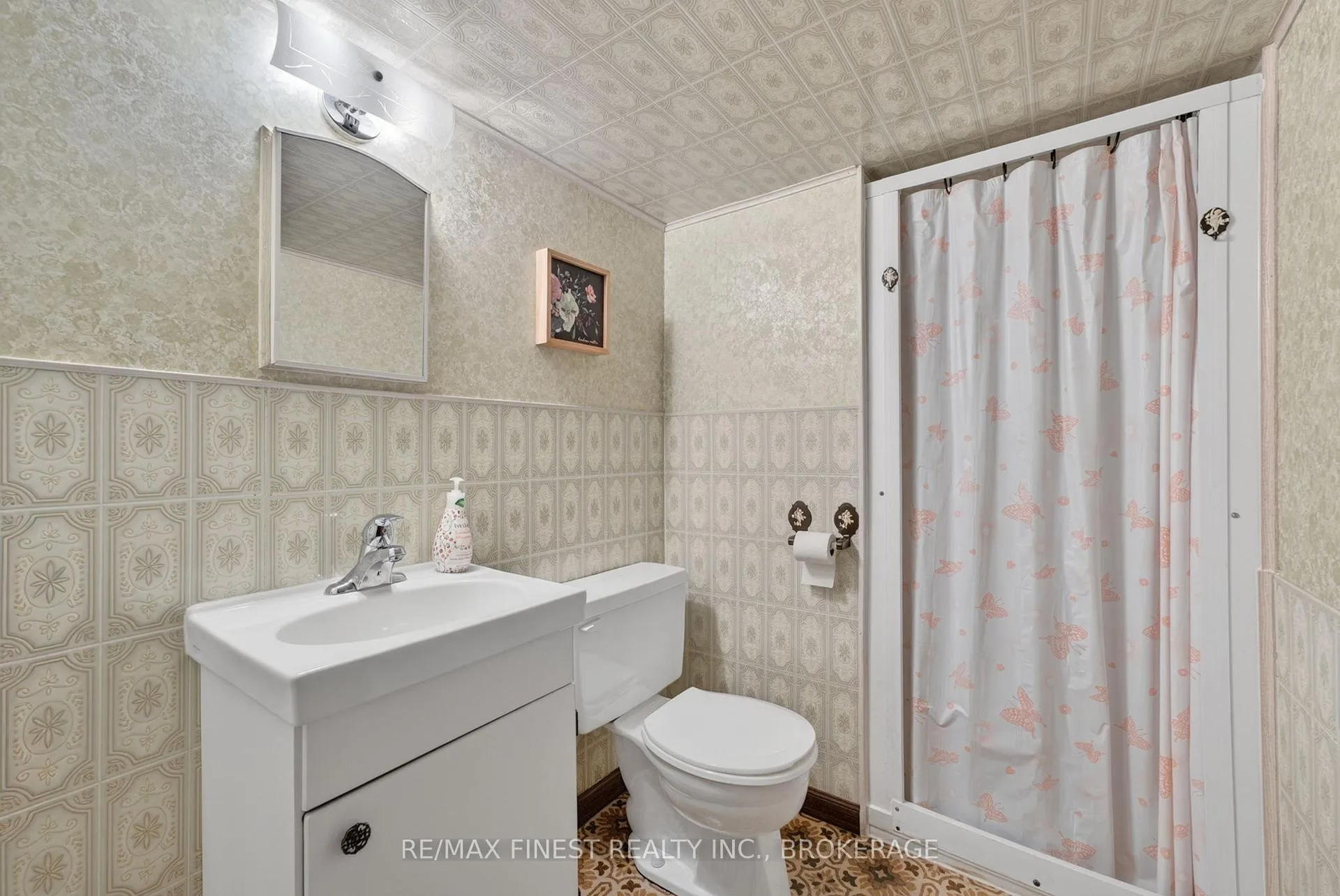 Photo 24 of 30 Oxford Crescent, Loyalist, Amherstview — HOMEH