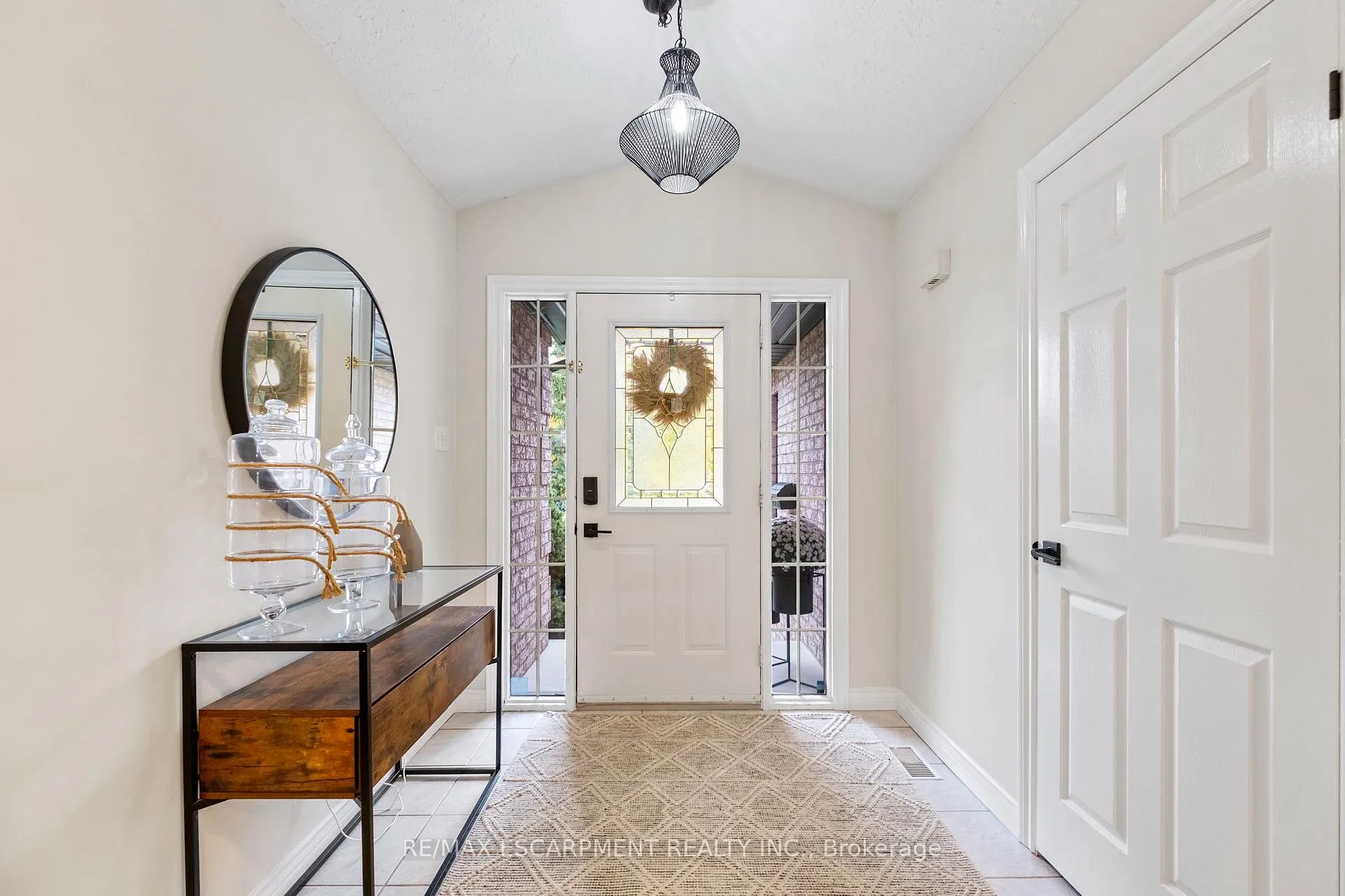 Photo 6 of 95 Gatestone Drive, Hamilton, Stoney Creek — HOMEH