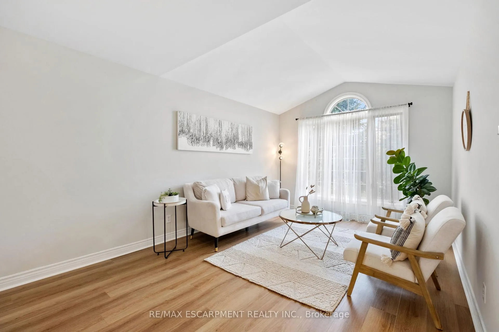 Photo 8 of 95 Gatestone Drive, Hamilton, Stoney Creek — HOMEH