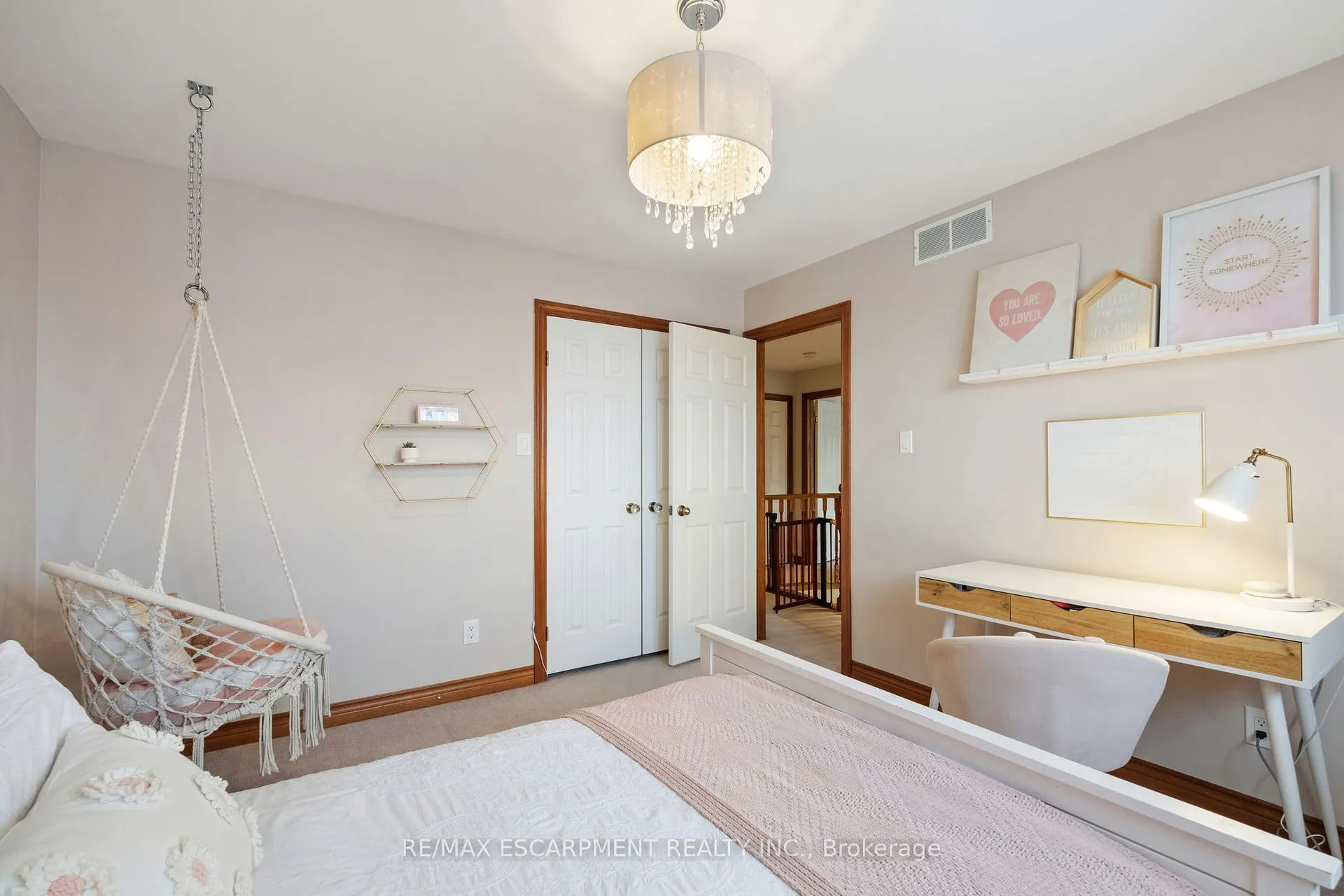Photo 25 of 95 Gatestone Drive, Hamilton, Stoney Creek — HOMEH
